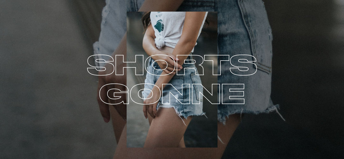 Shorts streetwear Moda urbana Abbigliamento casual Look da strada Cultura hip-hop Grafica a contrasto Stile iconico Marchio distintivo Scritte audaci Lo Taglie multiple Materiali di qualità Jeans