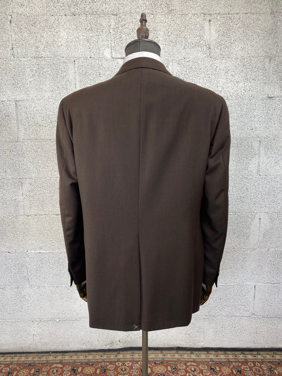 Giacca Garrett's marrone, vista posteriore su manichino