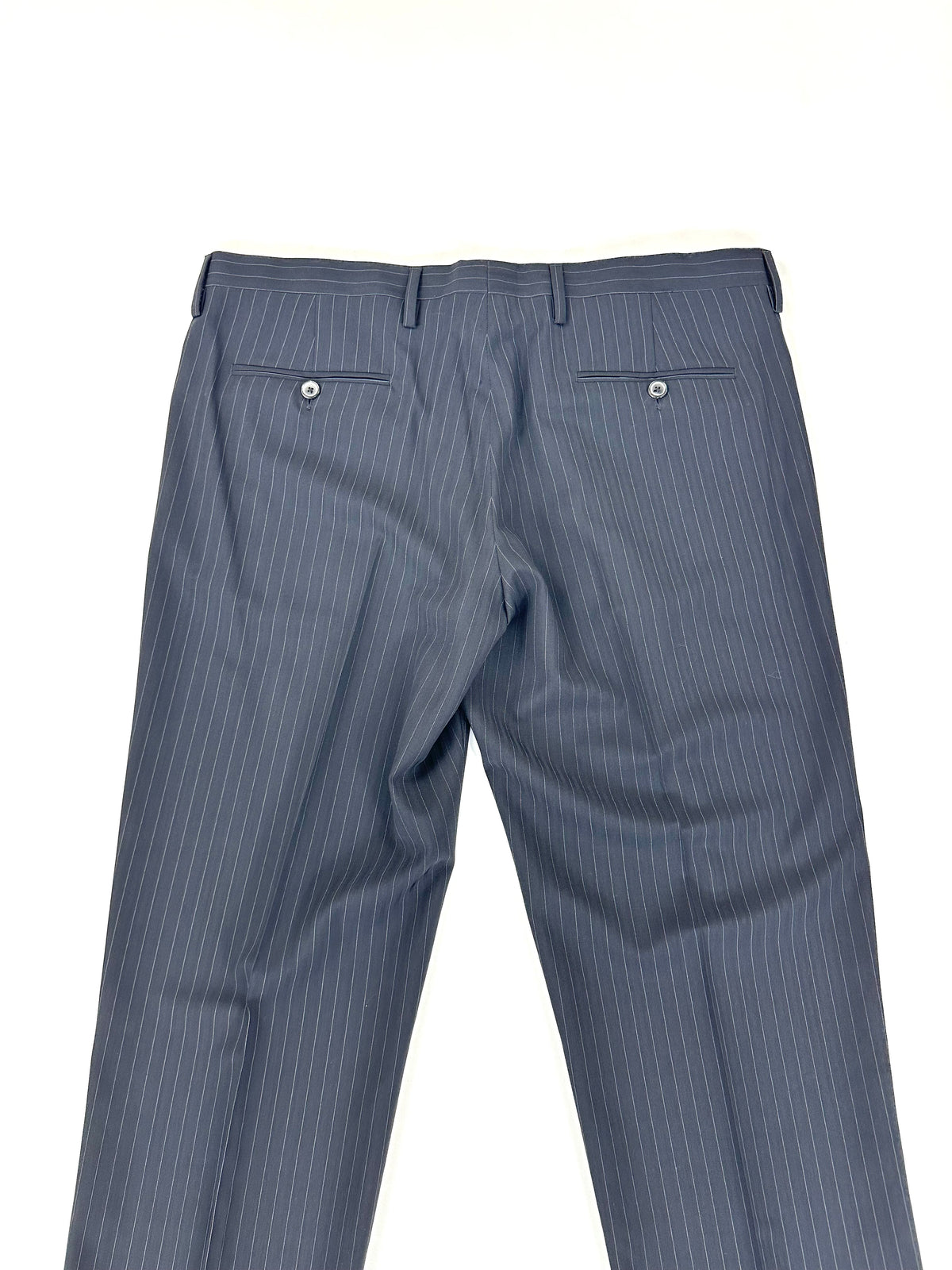 Retro del pantalone coordinato con tasche posteriori e passanti