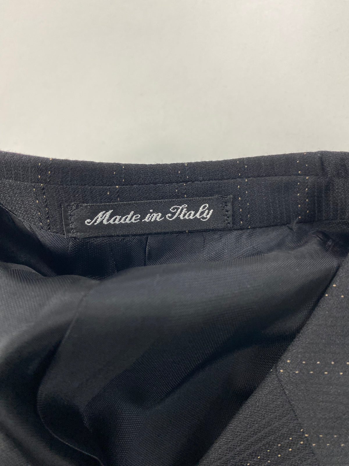 Etichetta Made in Italy sul collo della giacca Pal Zileri