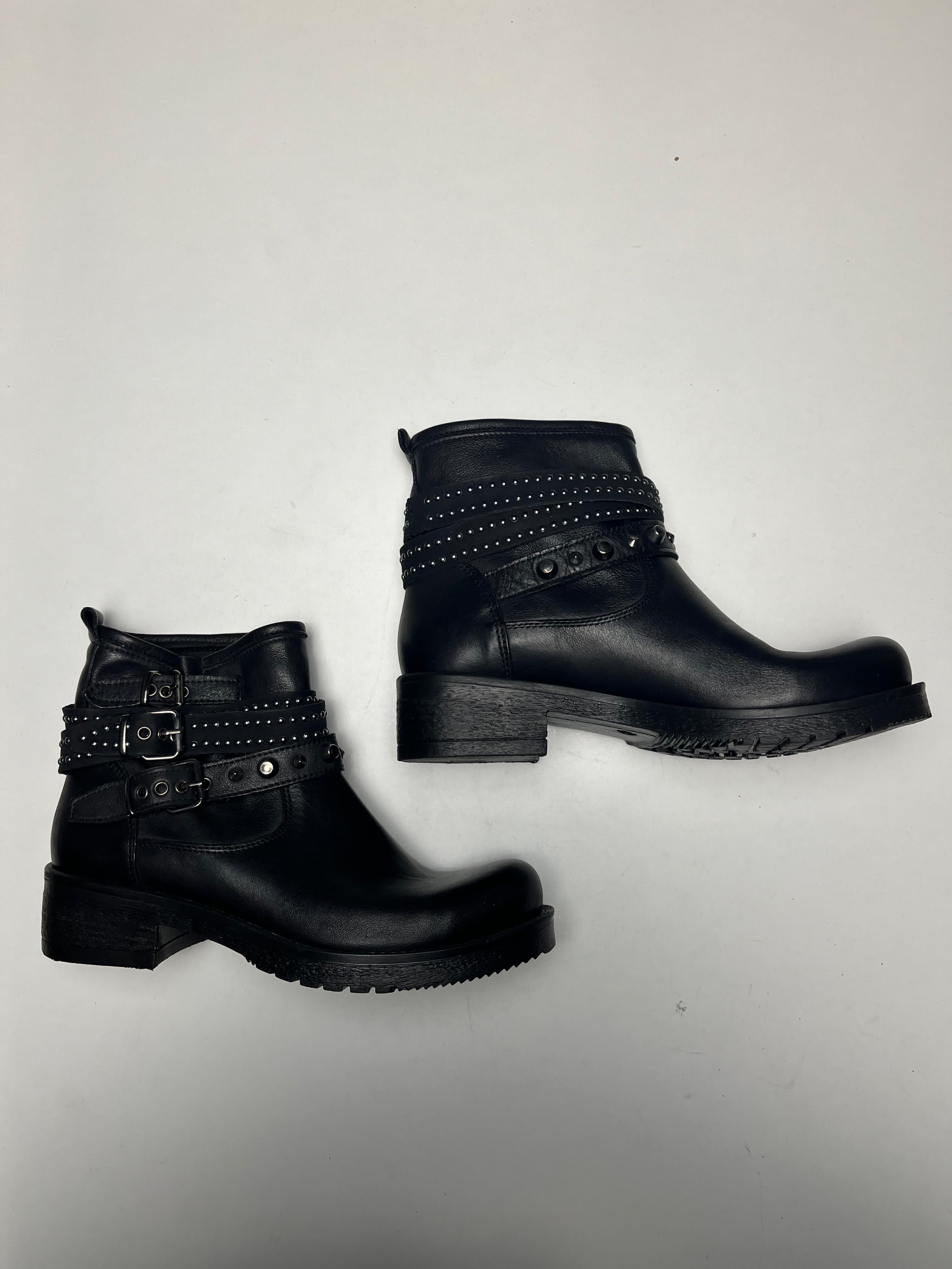 Stivaletto Deky in pelle nero, taglie EU 38 e EU 39 — IlBotteghino