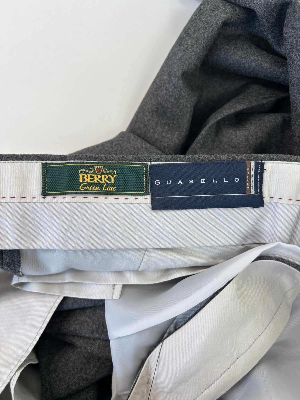 Berry pantalone grigio — vista laterale — IlBotteghino
