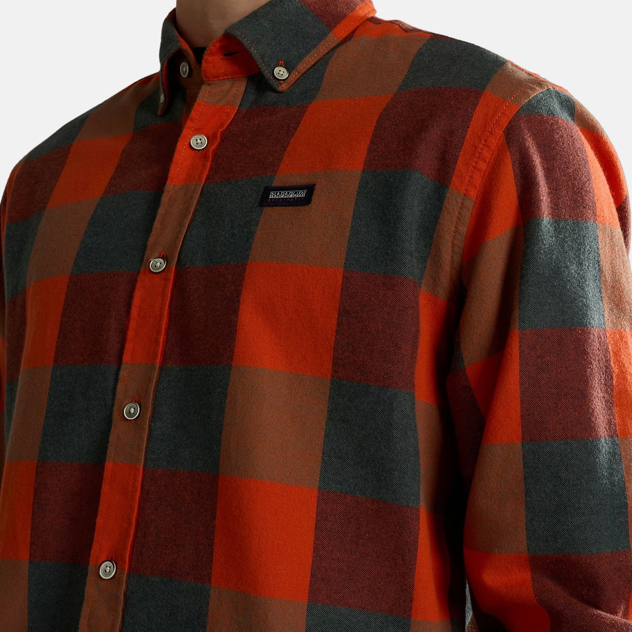Napapijri camicia G-Trekking — dettaglio collo button down — IlBotteghino
