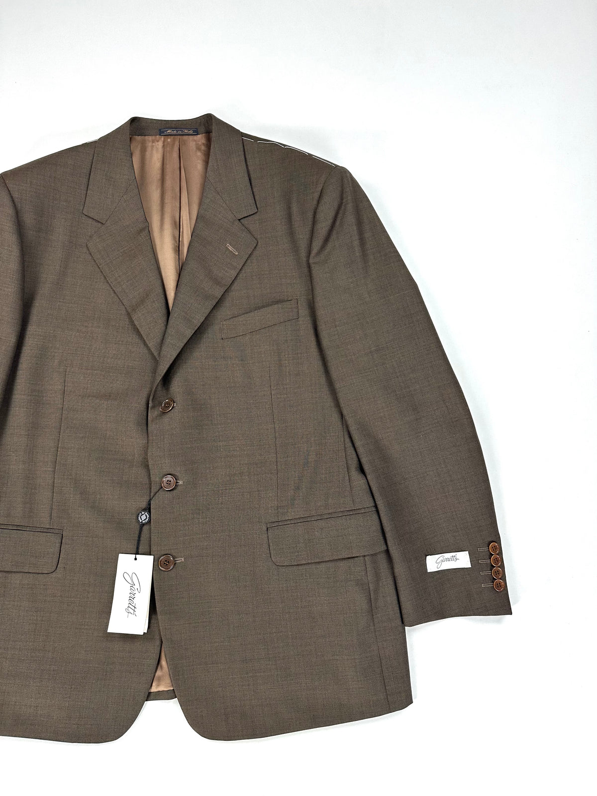 Giacca Garrett's marrone monopetto a tre bottoni, vista frontale con cartellino