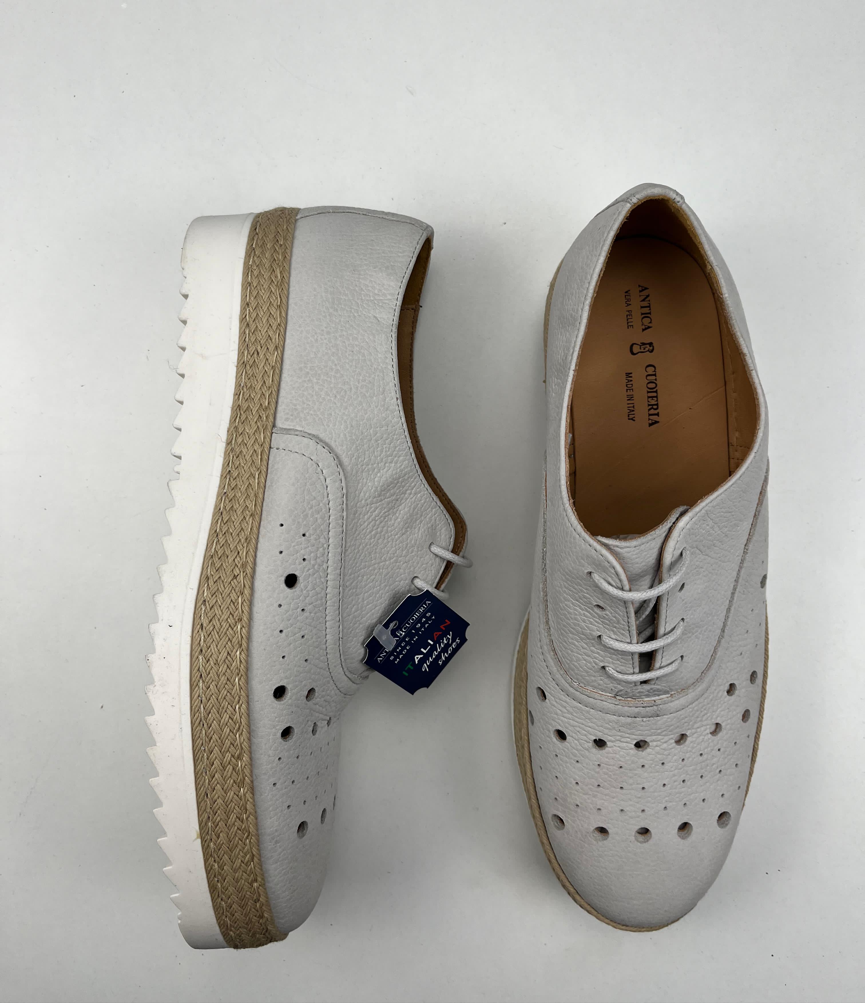 Antica Cuoieria scarpa off-white — pelle traforata — IlBotteghino