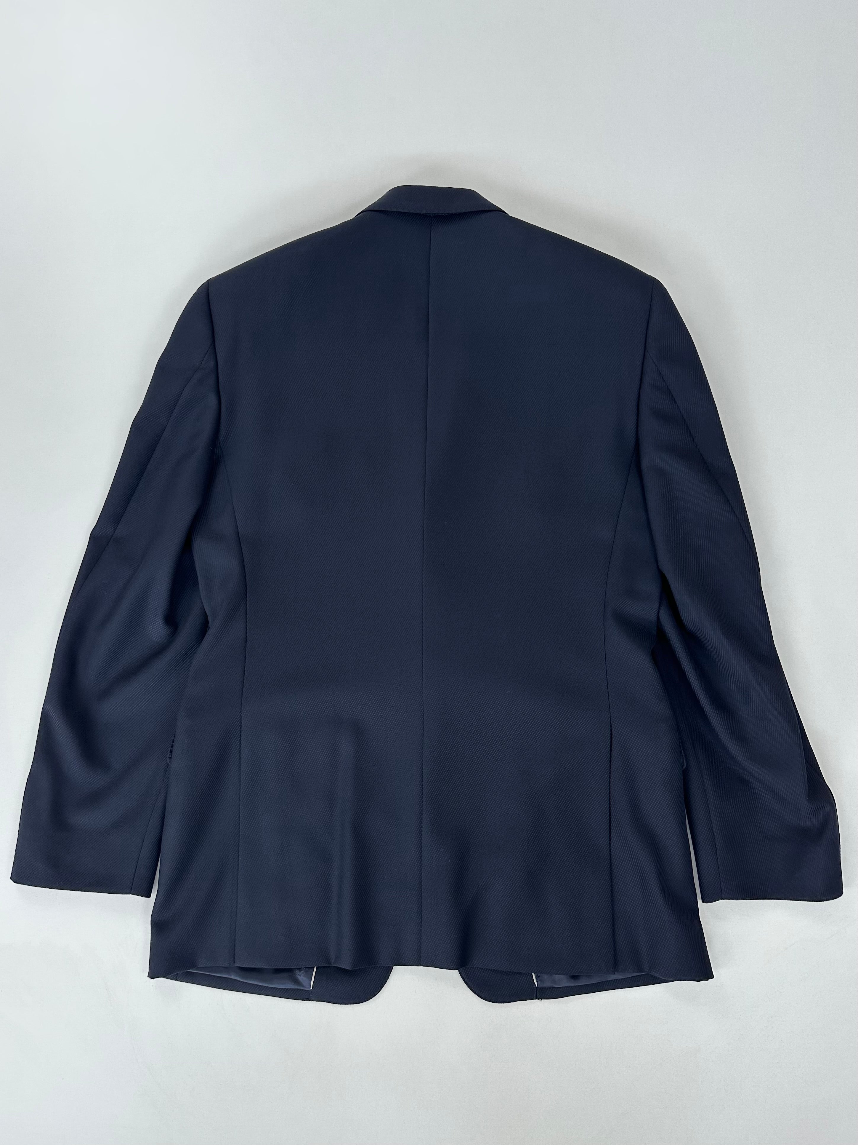 Giacca Versace Collection blu gessata obliqua, dettaglio chiusura a due bottoni
