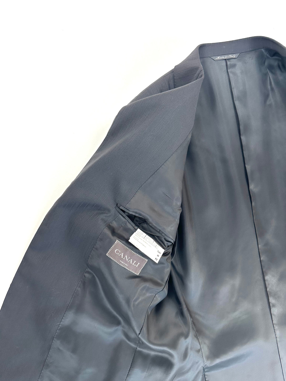Interno della giacca Canali foderato in rayon cupro Bemberg con tasca interna