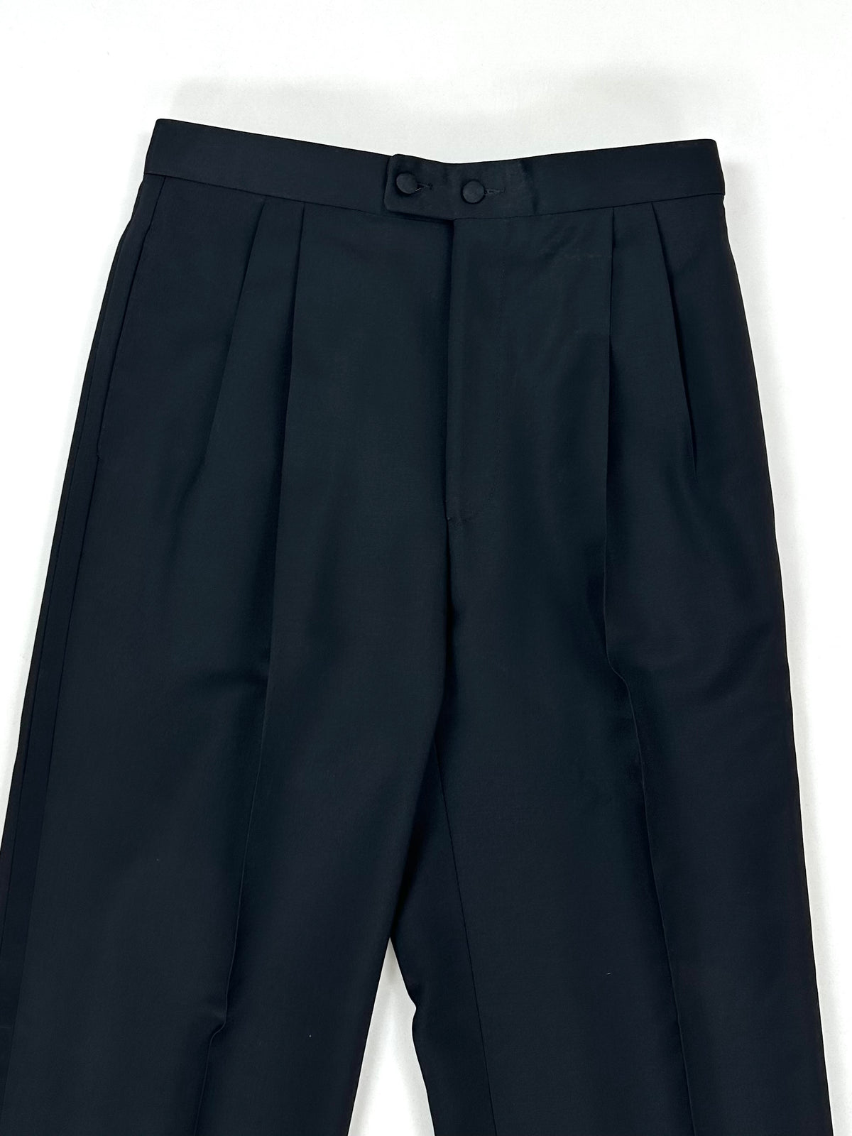 Pantalone smoking Calabró con pince, dettaglio vita