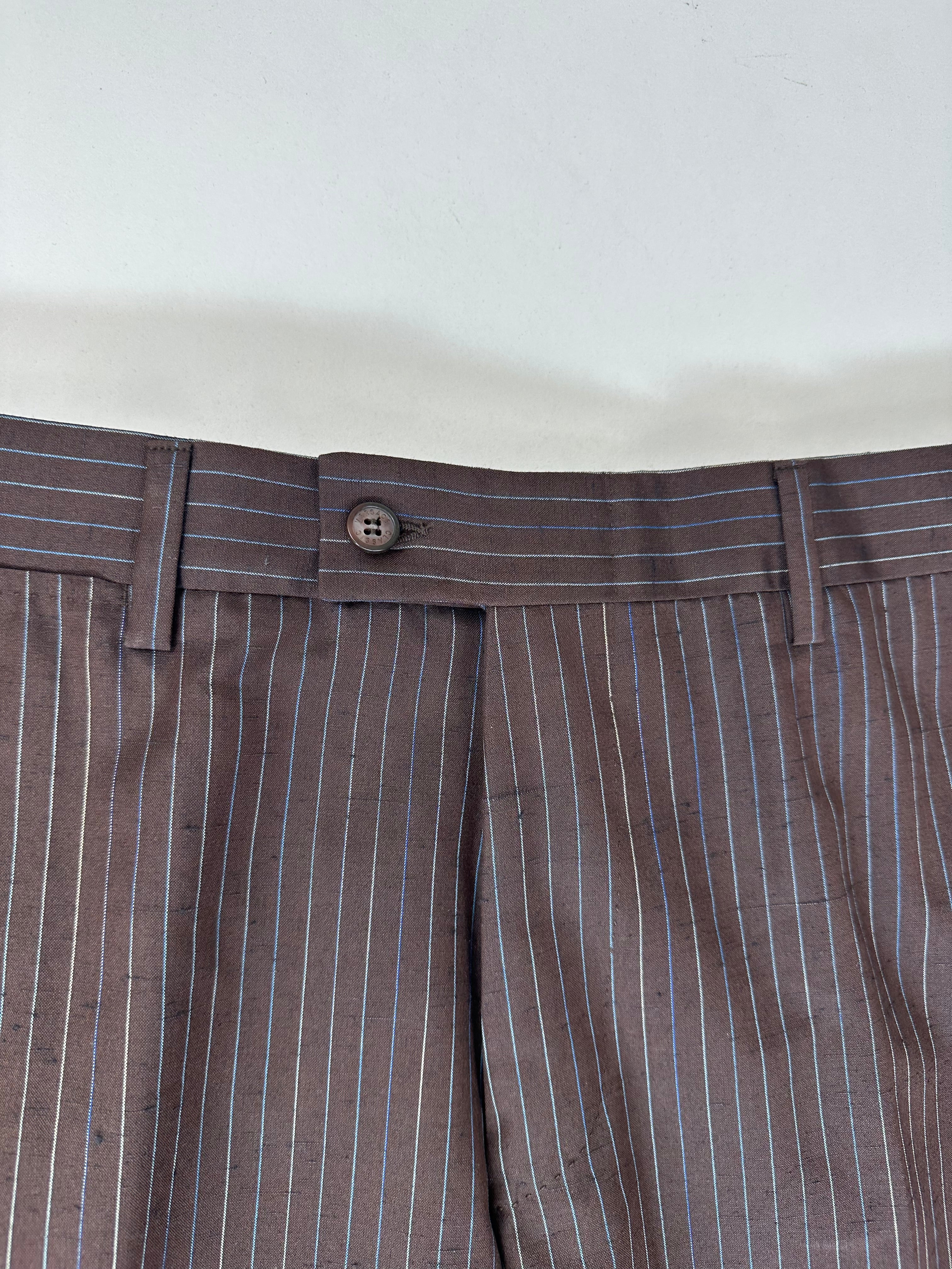 Abito Versace Classic marrone gessato, dettaglio fondo gamba pantalone