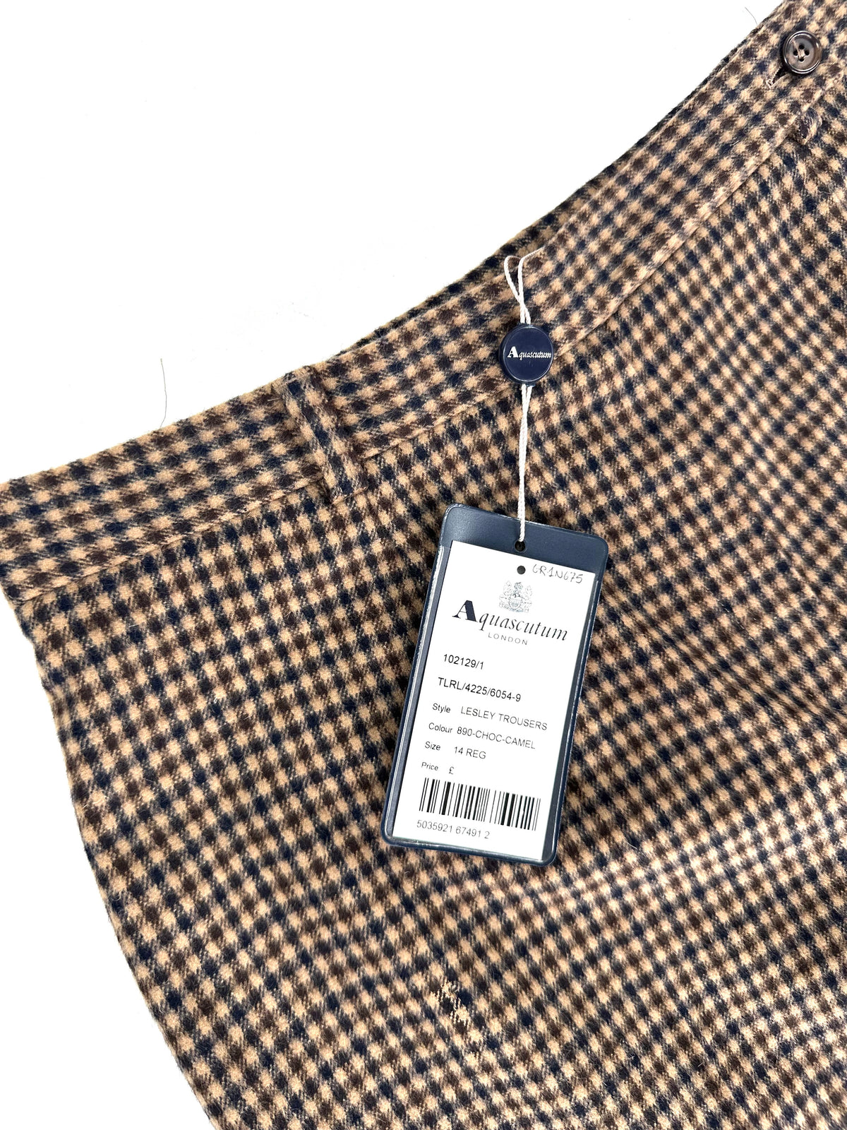Cartellino originale Aquascutum: modello Lesley Trousers, colore 890 Choc-Camel, taglia 14 REG