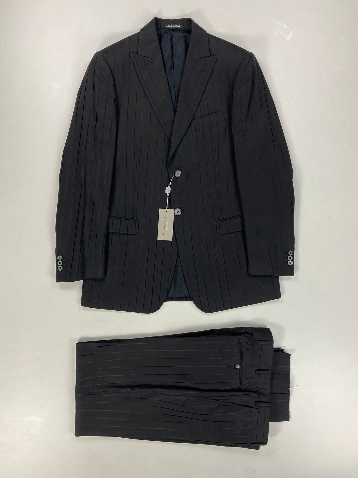 Completo Pal Zileri Cerimonia nero gessato lucido: giacca e pantalone con cartellino