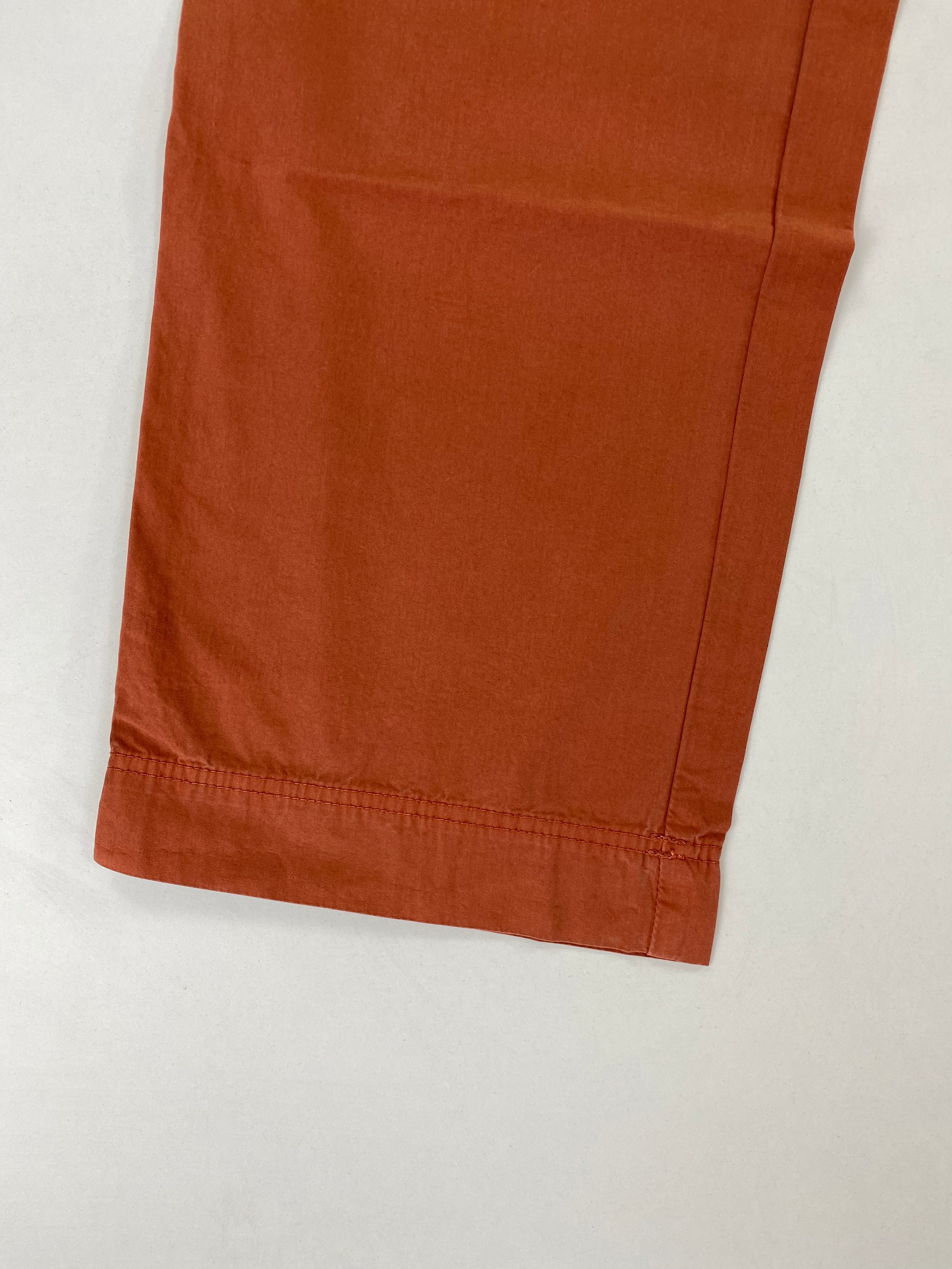 Pantalone Hugo Boss Orange Miltuss cargo arancio, dettaglio texture tessuto