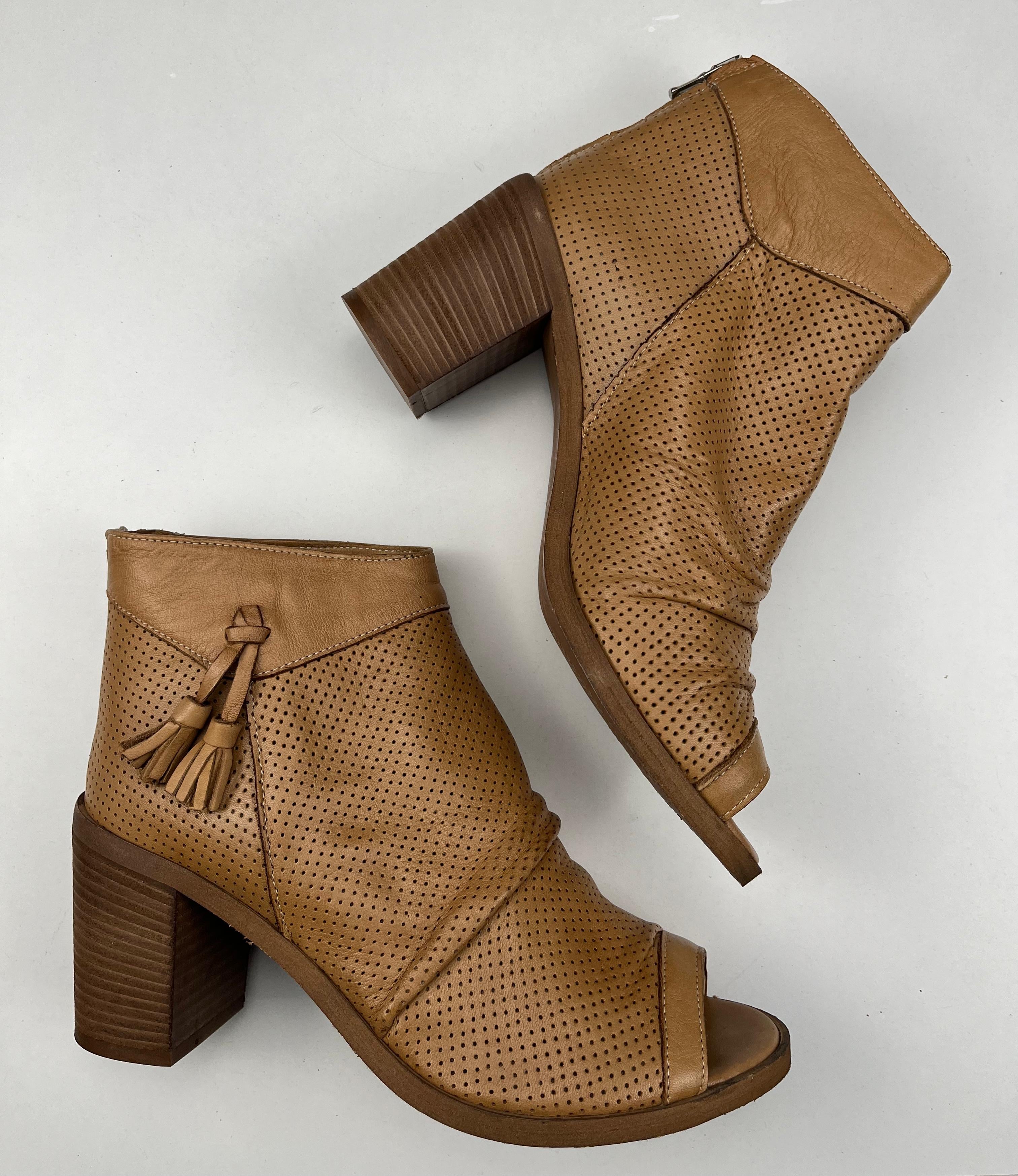 Scarpa aperta Deky con zeppa in cuoio, taglie EU 36-40 — IlBotteghino