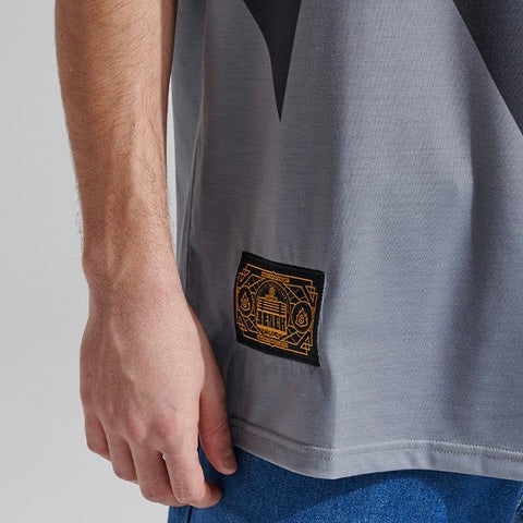Dolly Noire t-shirt Bench Duomo — pezzo unico d'archivio — IlBotteghino