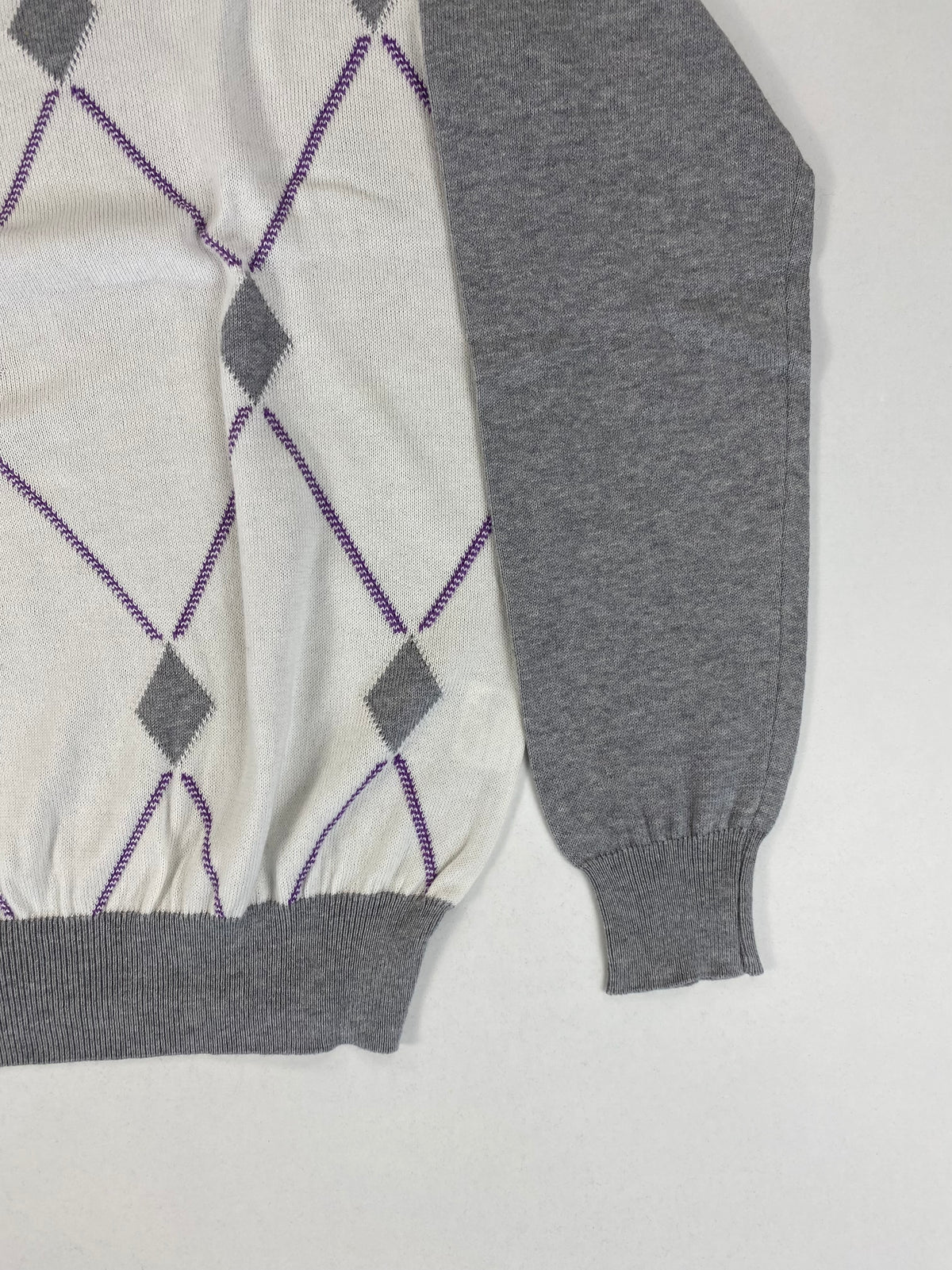 25 Roadfield St. Maglione Collo a V a Rombi Argyle Grigio Panna Viola in Cotone – foto 6 di 9