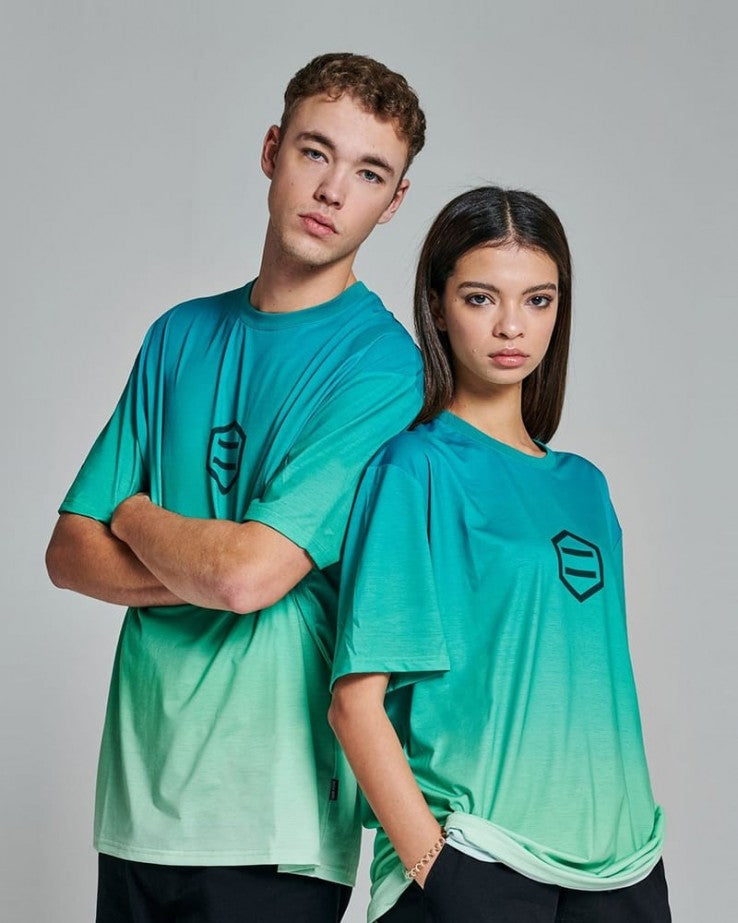 Dolly Noire t-shirt Gradient Logo verde — pezzo unico d'archivio — IlBotteghino