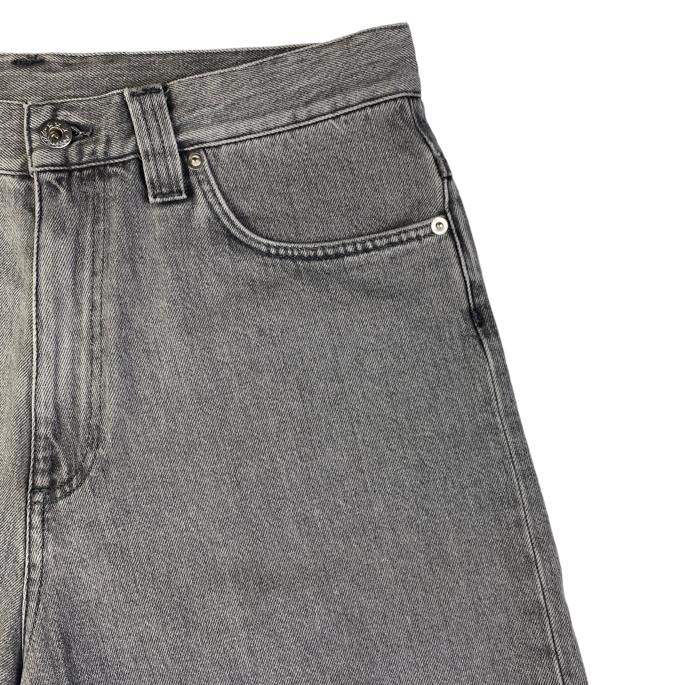 IlBotteghino short jeans smoky grey — dettaglio tasche porta attrezzi — IlBotteghino