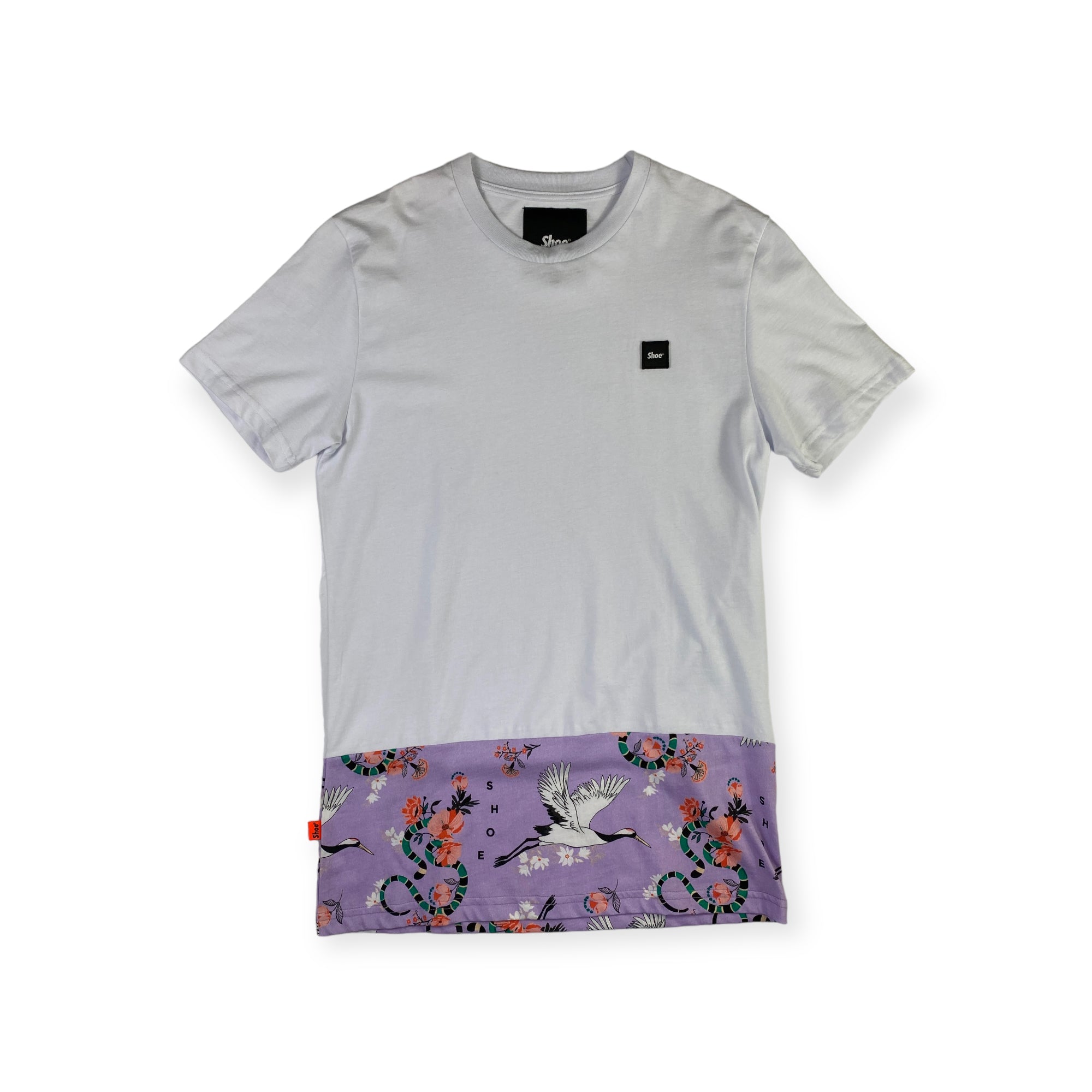 T-shirt Shoe bianca con fondo lilla, taglie S e L — IlBotteghino