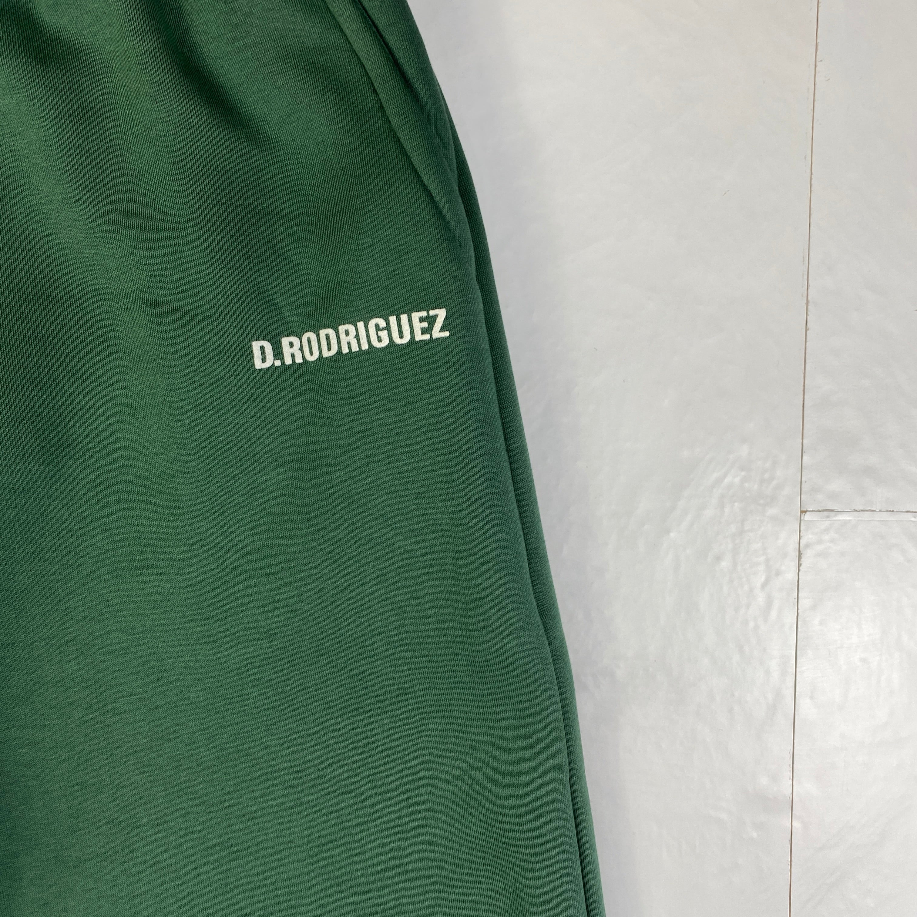 Diego Rodriguez pantalone tuta verde — dettaglio polsino — IlBotteghino