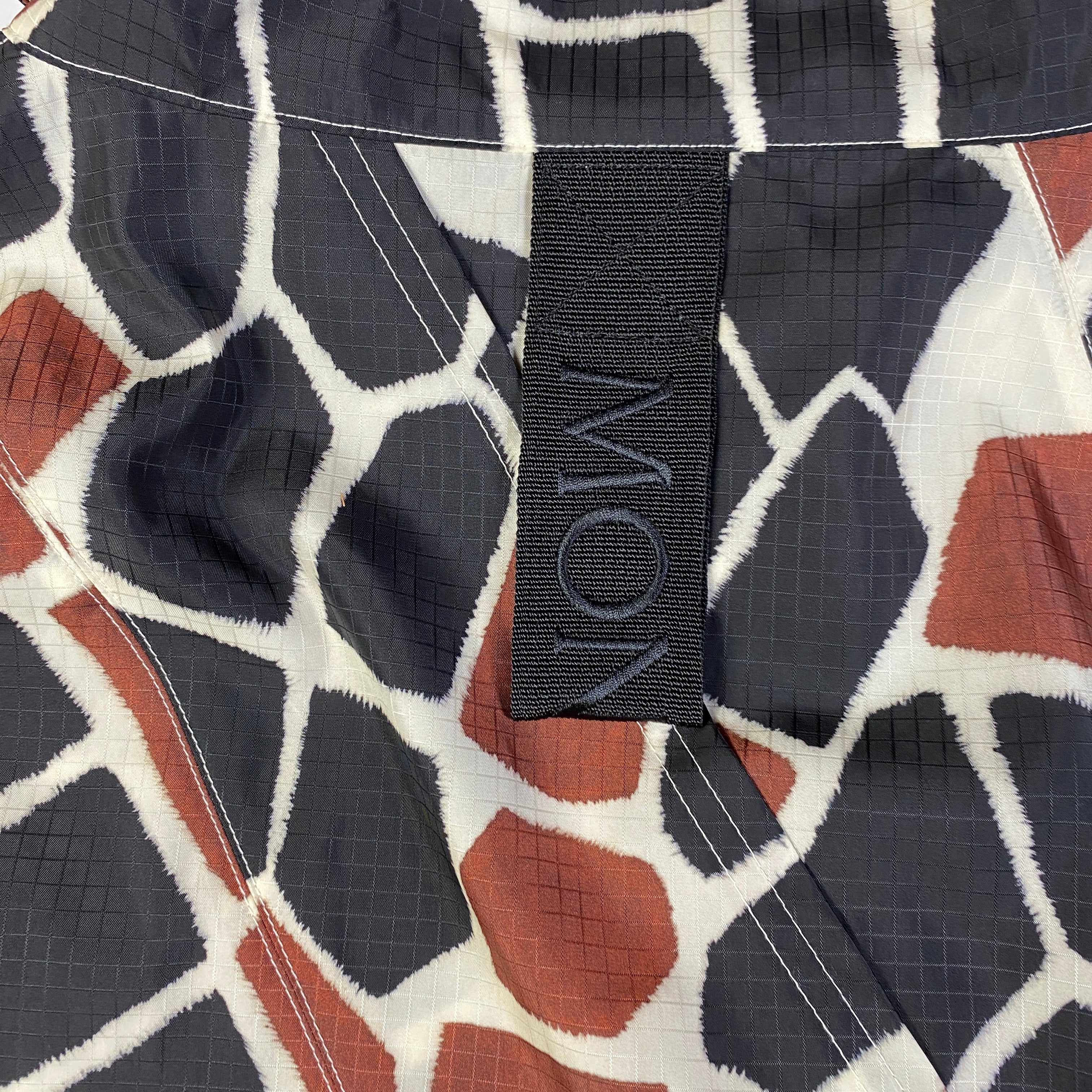 Moncler Genius Freesia capospalla maculato — capo di ricerca d'archivio — IlBotteghino