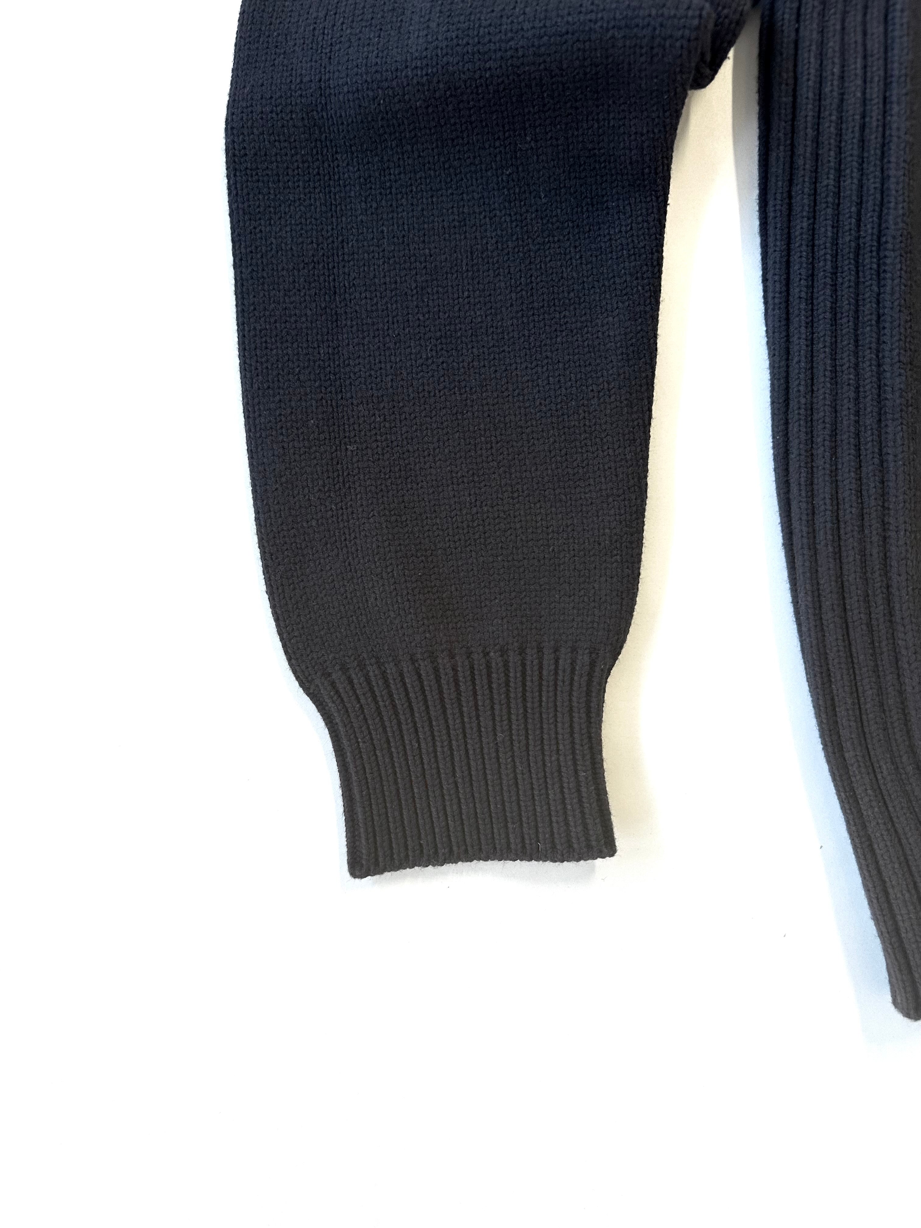 Dettaglio collo a scialle e bottoni, maglione C.P. Company