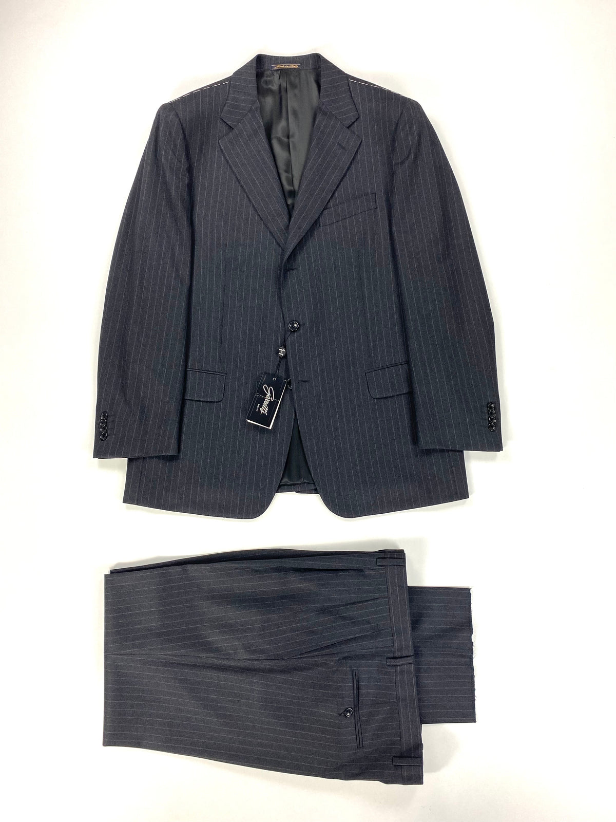 Completo Garrett's grigio antracite a gessato largo: giacca e pantalone con cartellino