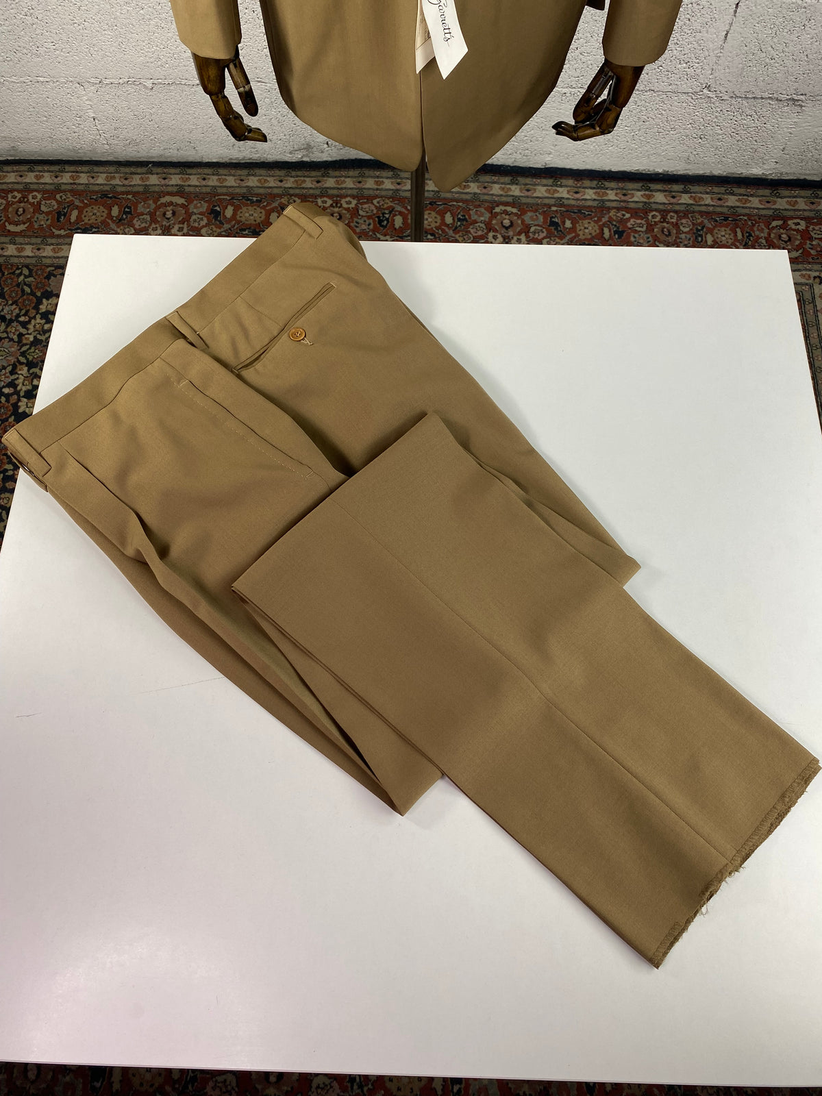 Pantalone Garrett's cammello piegato, vista intera