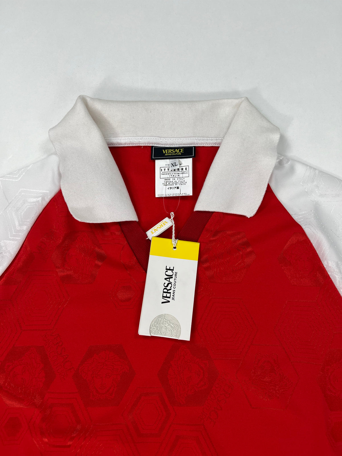 Versace Jeans Couture Polo Stile Maglia da Calcio Rossa e Bianca Jacquard Medusa "Vicious" – foto 3 di 10