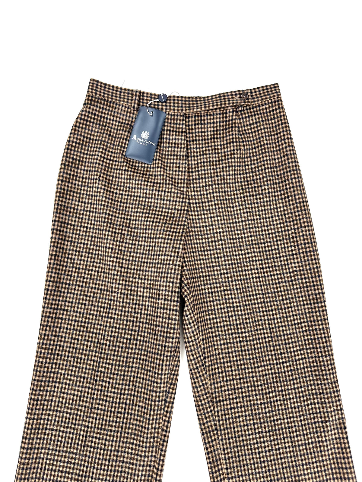Parte alta del pantalone Aquascutum Lesley: vita alta con passanti e chiusura a bottone