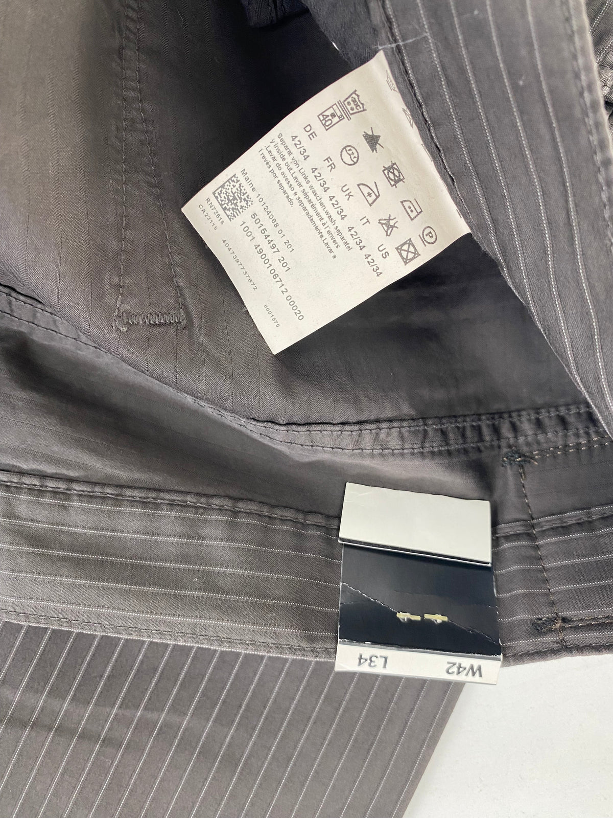 Hugo Boss Maine nero — dettaglio fondo gamba — IlBotteghino