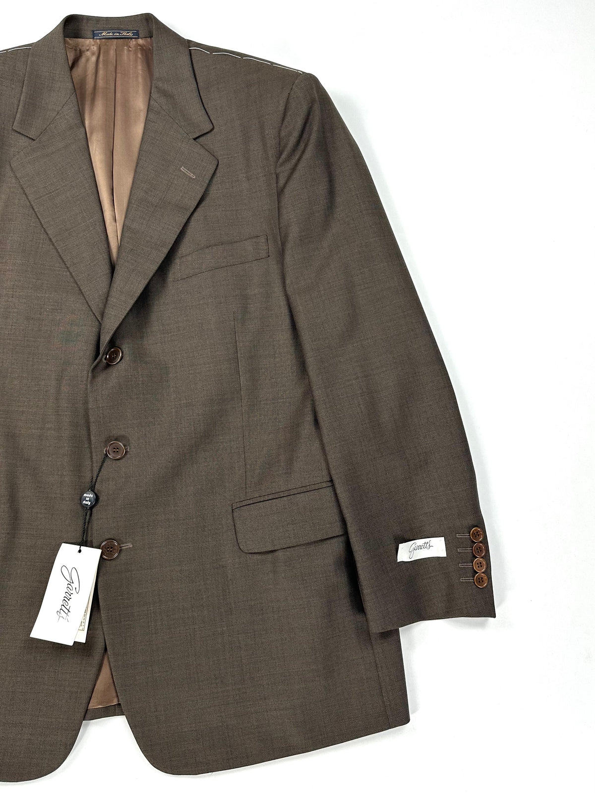 Giacca Garrett's verde marrone di tre quarti, con il revers a lancia in evidenza