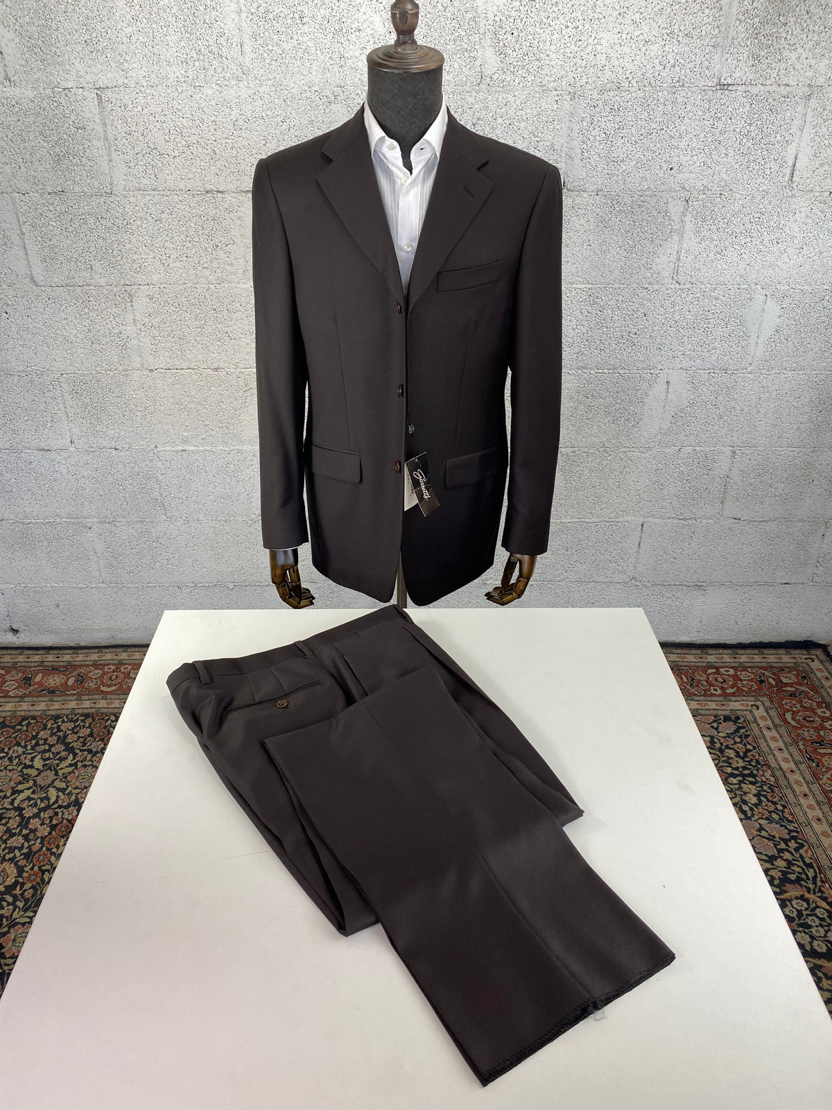 Completo Garrett's verde fango su manichino con pantalone, IT 50