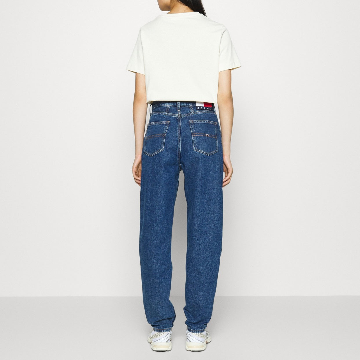 Tommy Jeans mom fit — archivio moda — IlBotteghino