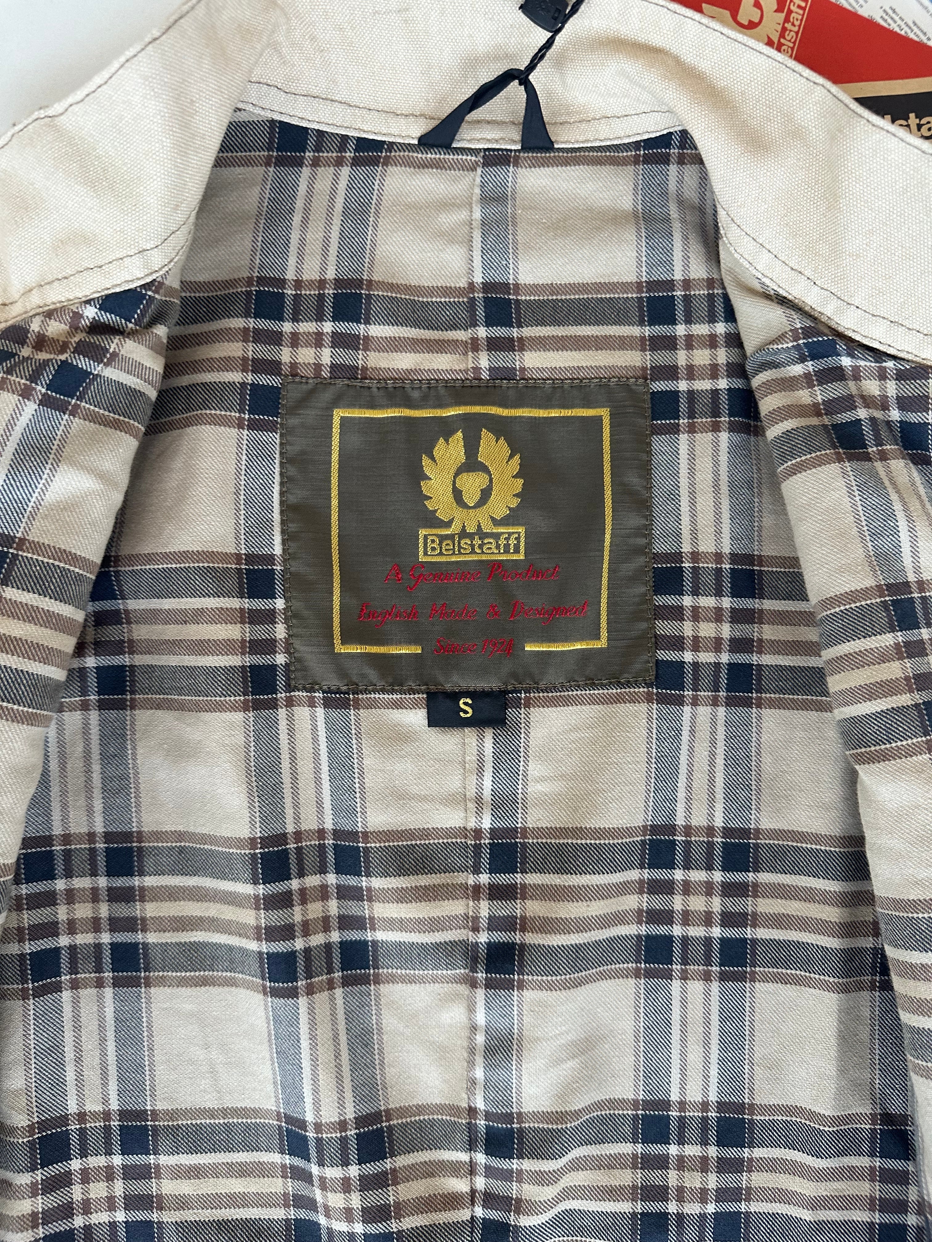 Dettaglio fondo gilet Belstaff Britannia beige