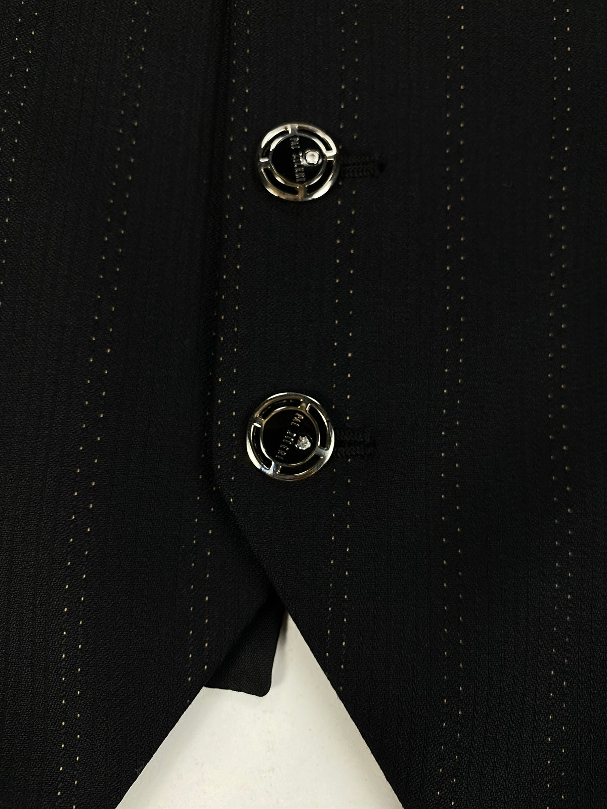 Bottoni gioiello del gilet Pal Zileri in metallo smaltato con logo e strass