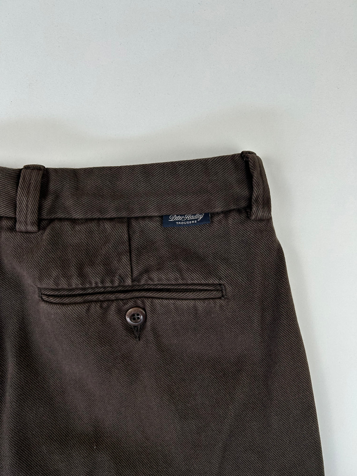 Peter Hadley pantalone marrone — vista laterale — IlBotteghino