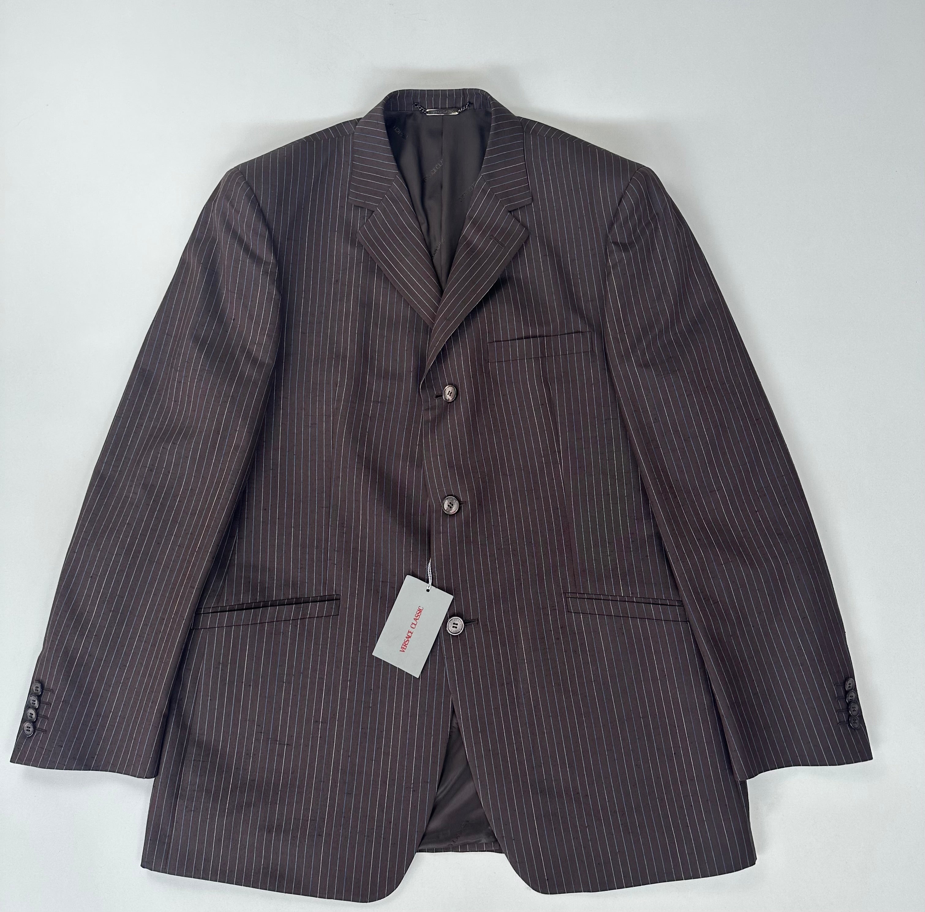 Abito Versace Classic marrone gessato, giacca vista frontale