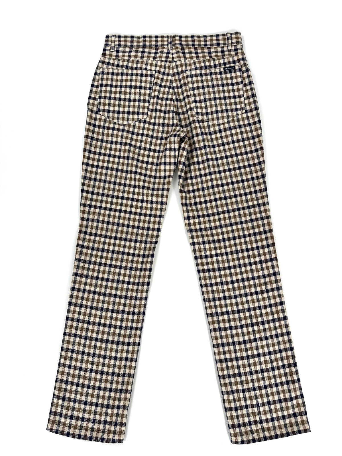 Parte alta del pantalone Aquascutum: vita con passanti, chiusura a bottone automatico e cartellino