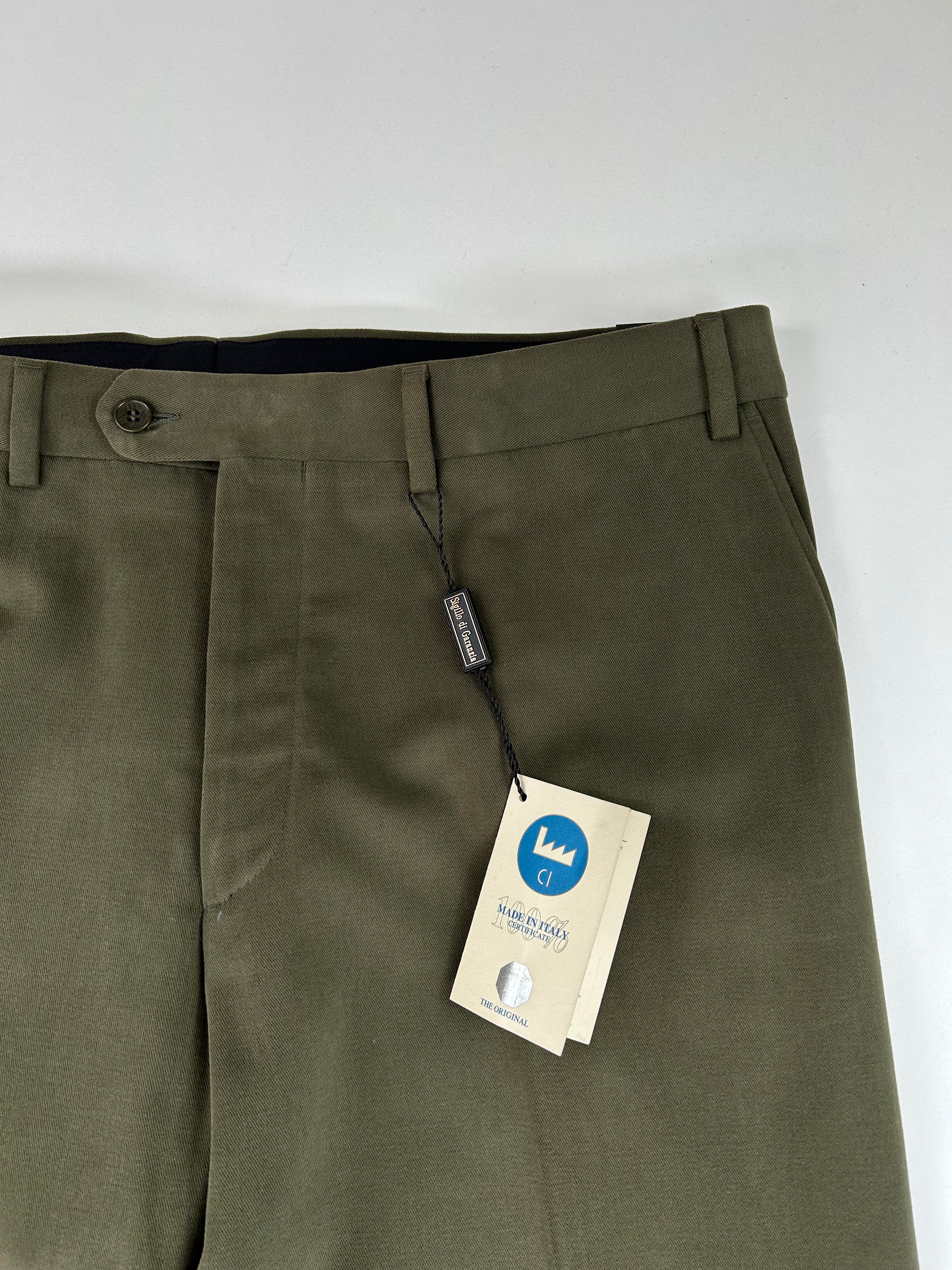 Mabro pantalone verde oliva — dettaglio tessuto — IlBotteghino