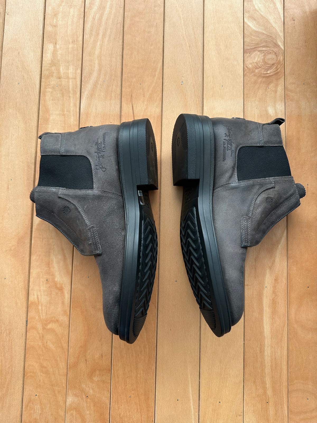 Profilo laterale dei Chelsea boots La Martina con tacco basso e suola in gomma