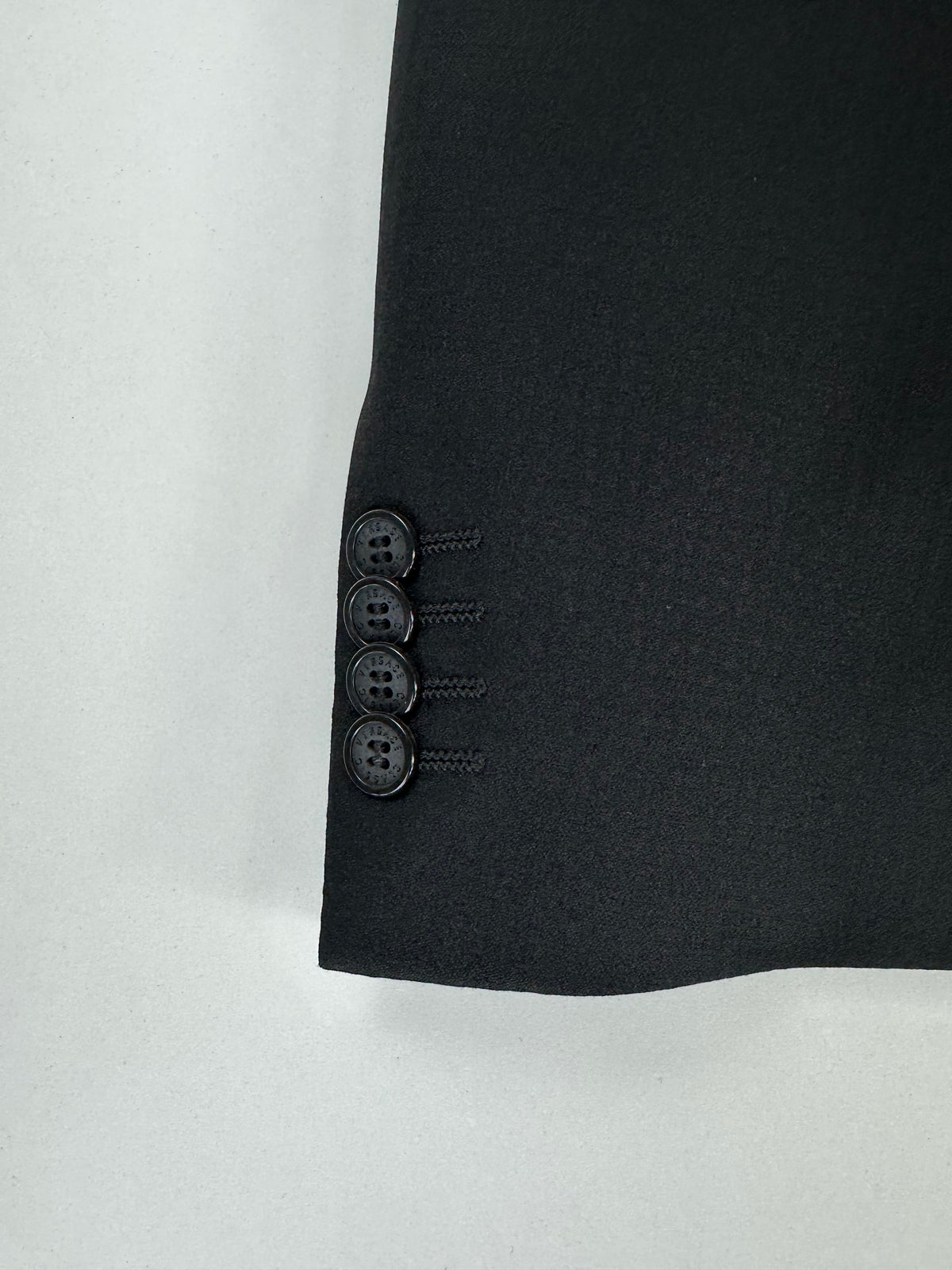 Versace Classic abito — dettaglio taschino — IlBotteghino