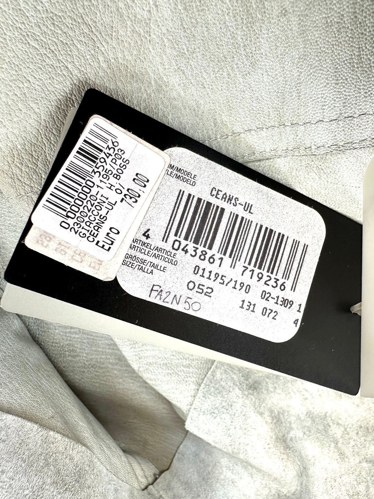 Cartellino originale Hugo Boss: modello CEANS-UL, articolo 043861 719236, taglia 052, listino € 730,00