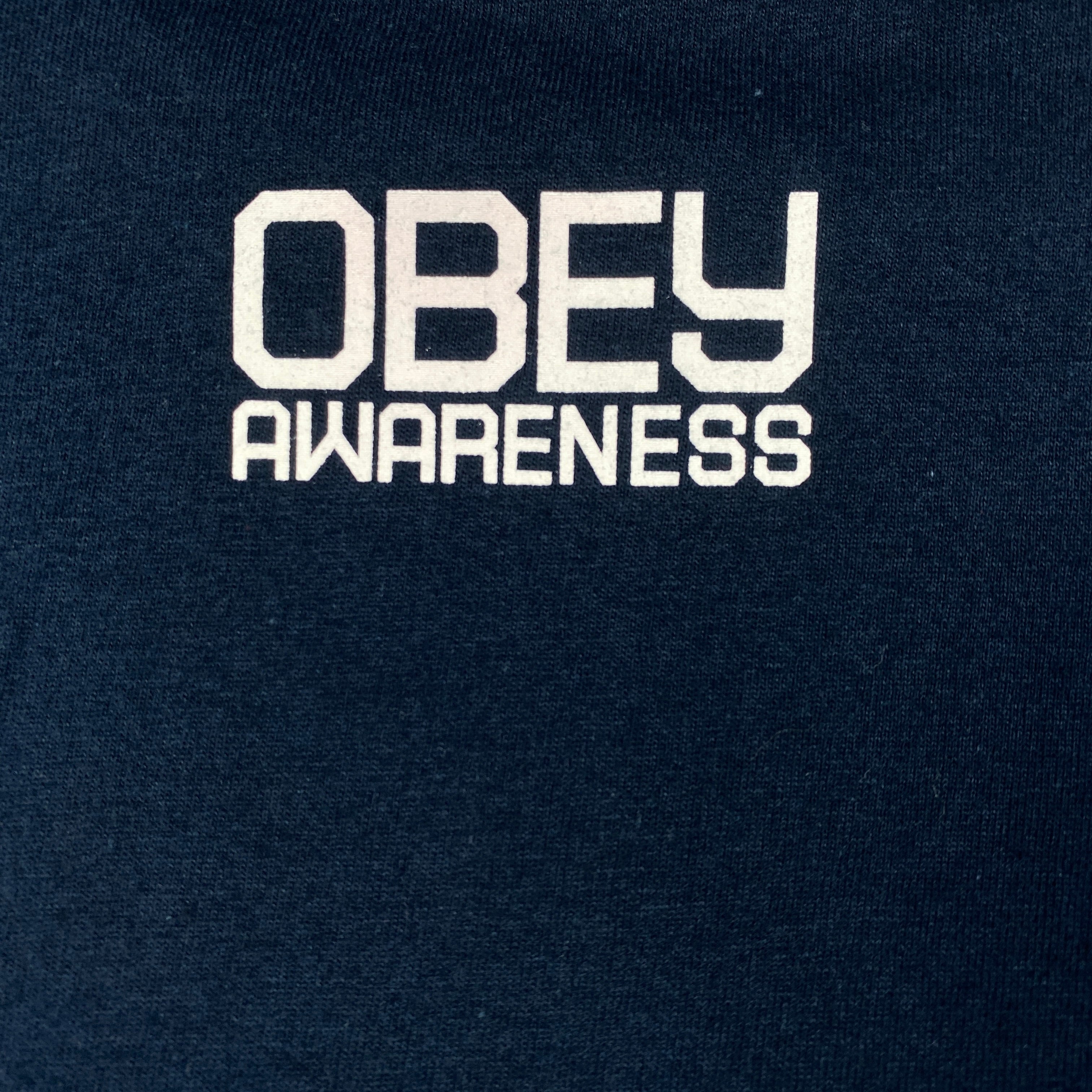 Obey t-shirt Drop in the Bucket — pezzo unico d'archivio — IlBotteghino