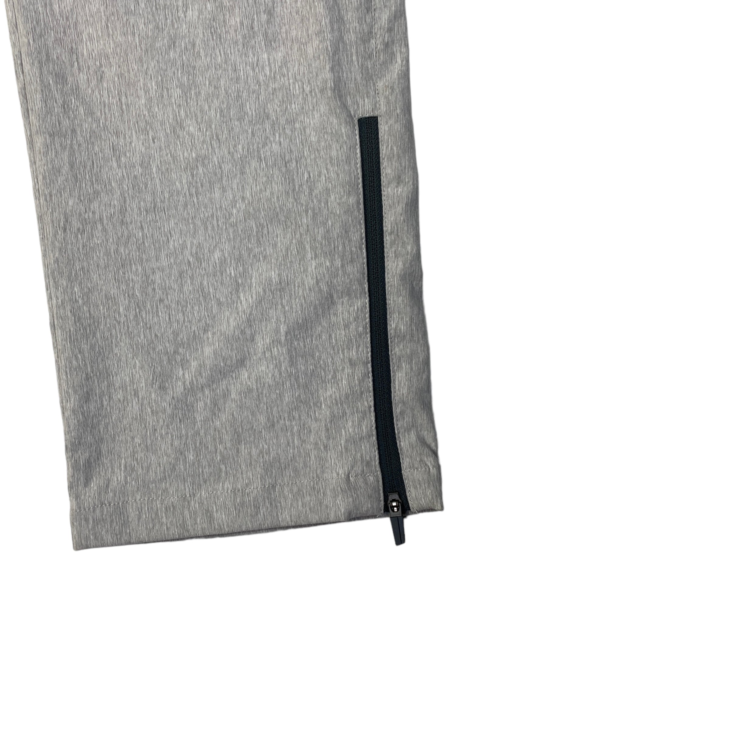 Colmar pantalone tecnico grigio — dettaglio toppa — IlBotteghino