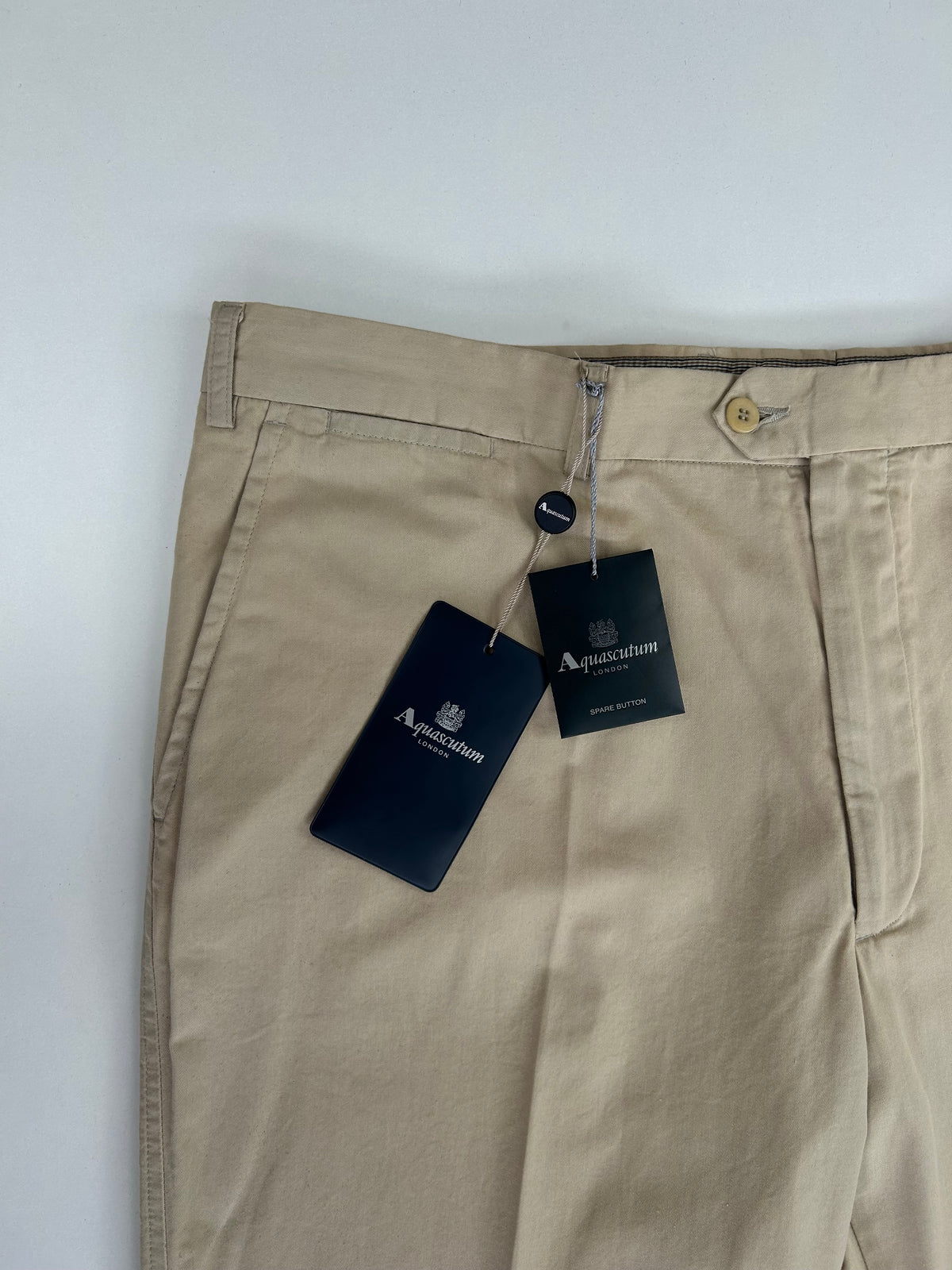 Aquascutum pantalone beige — dettaglio tessuto — IlBotteghino