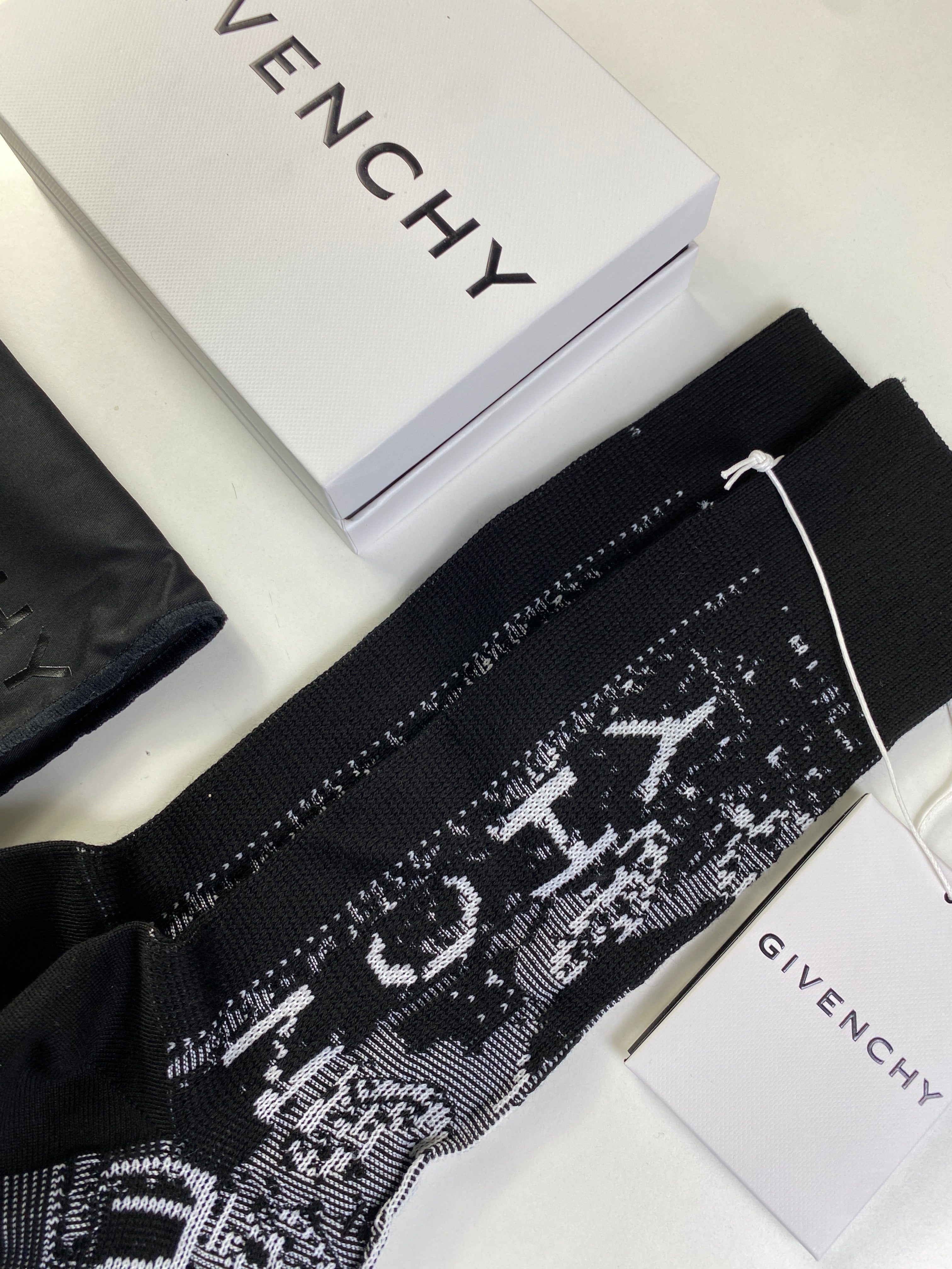 Givenchy calzetto nero — pezzo unico d'archivio — IlBotteghino
