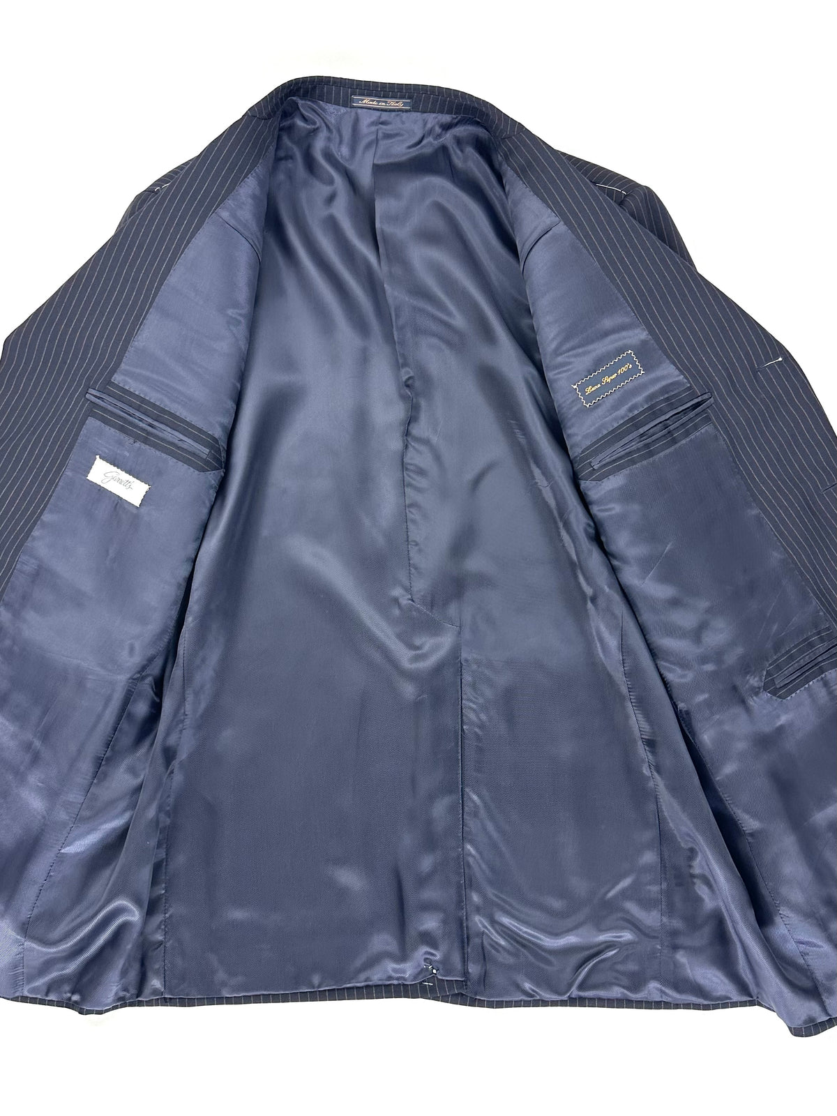Interno della giacca Garrett's: fodera 100% Bemberg blu e tasche interne