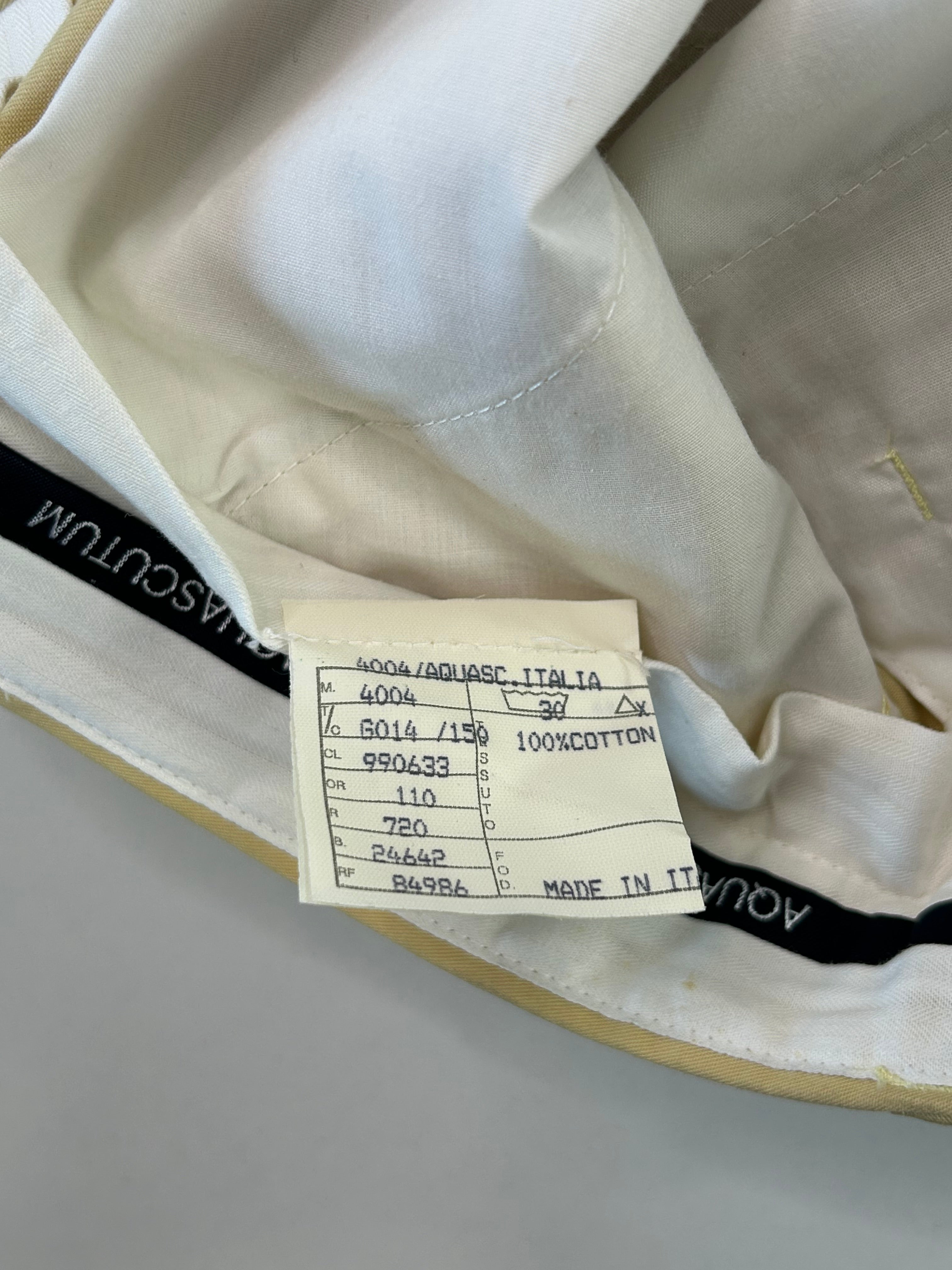 Aquascutum chino — vista laterale — IlBotteghino