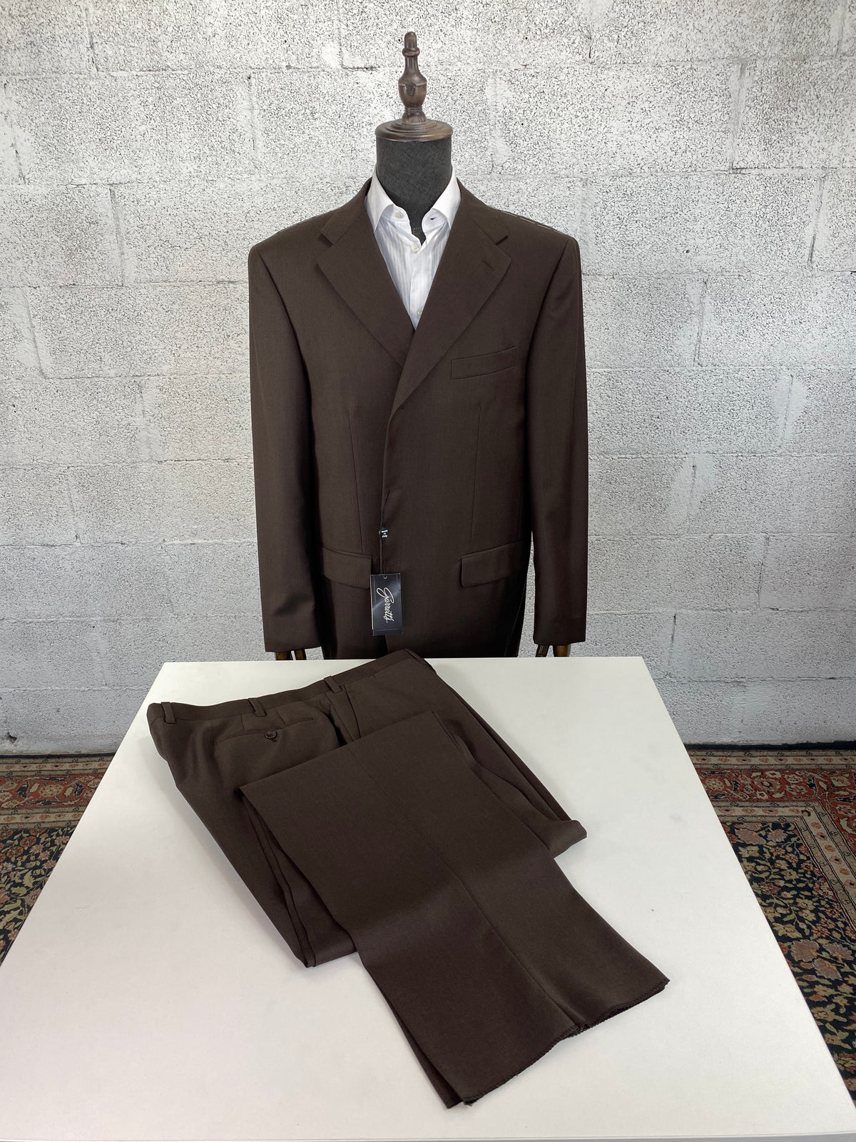 Completo Garrett's marrone su manichino con pantalone, IT 58
