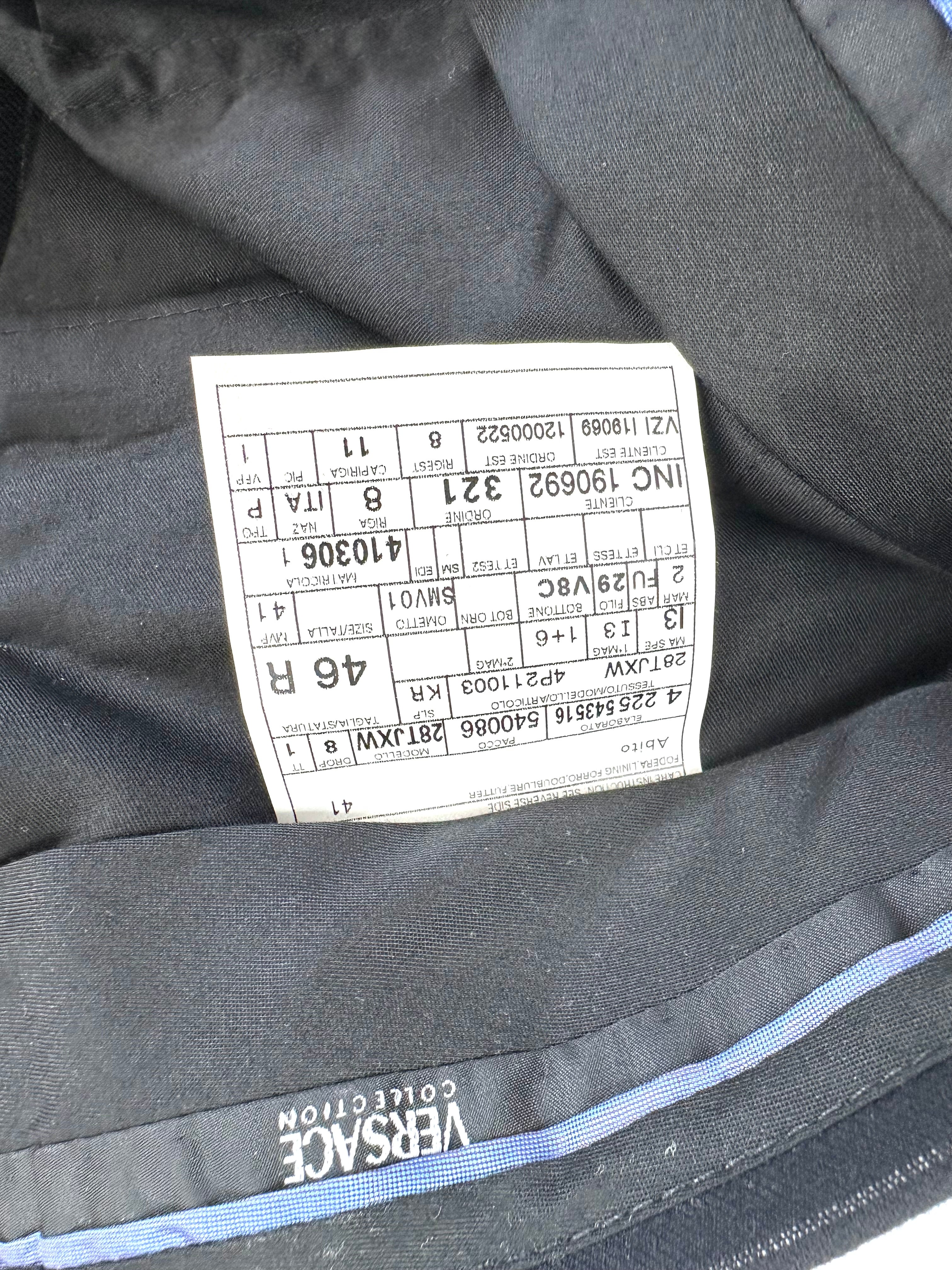 Etichetta composizione: 90% lana, 10% cashmere, fodera 100% viscosa